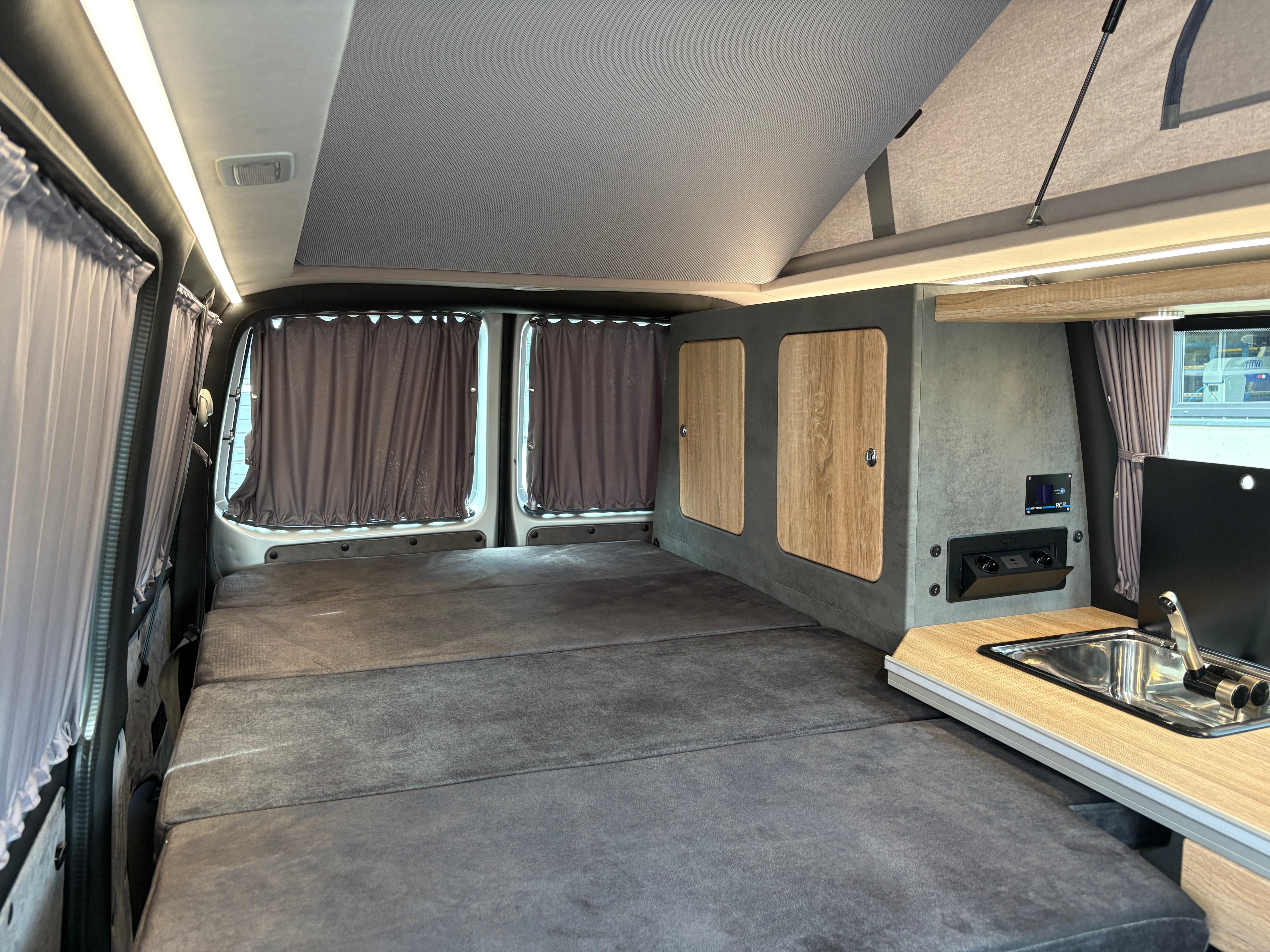 Volkswagen T6.1 Camper mit Aufstelldach, 2.0 TDI, 150 PS / 110KW, DSG | VW Bulli Wohnmobil Campervan Kastenwagen