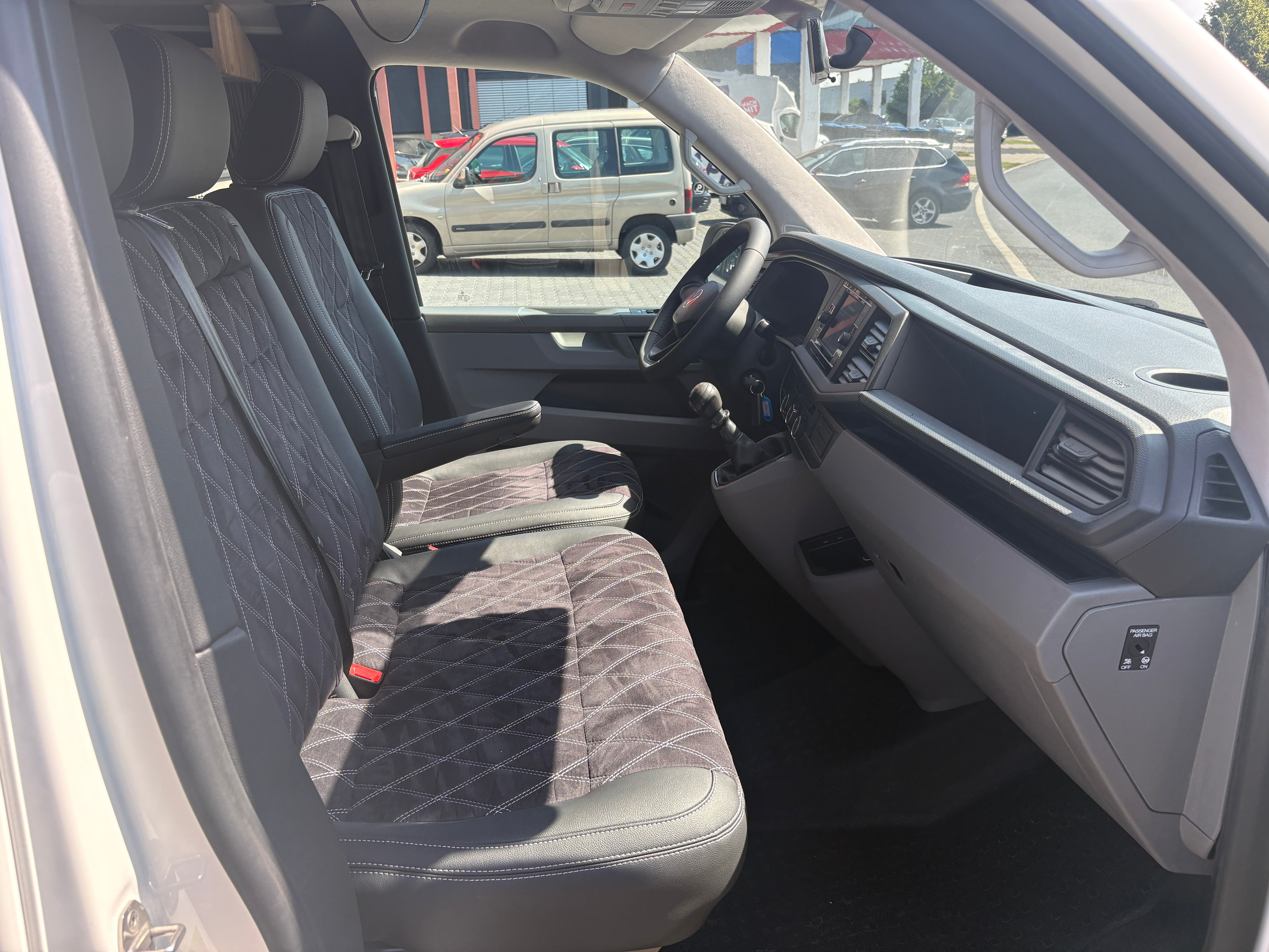 Volkswagen T6.1 Camper mit Aufstelldach, 2.0 TDI, 110 PS / 81KW | VW Bulli Wohnmobil Campervan Kastenwagen
