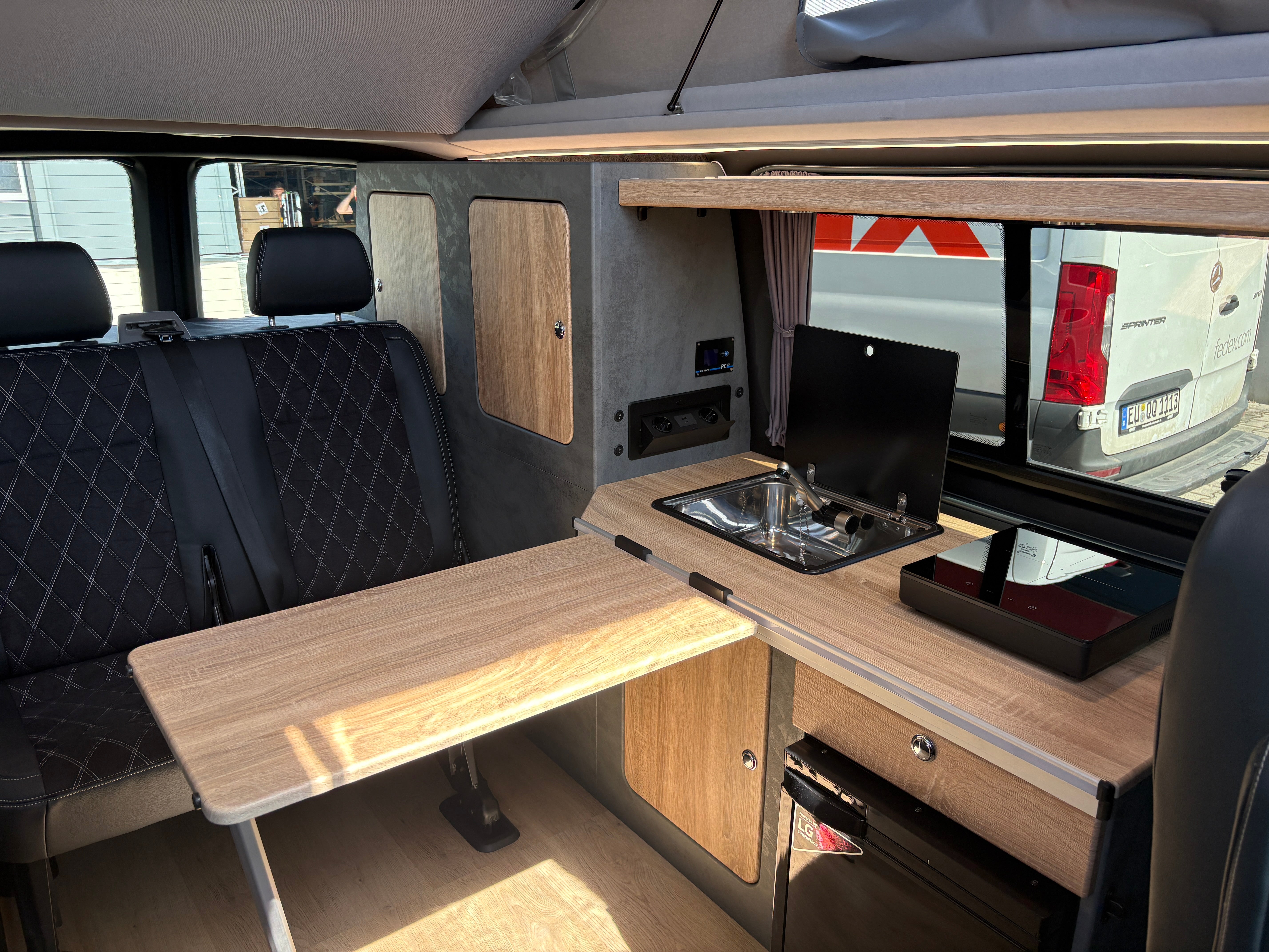 Volkswagen T6.1 Camper mit Aufstelldach, 2.0 TDI, 110 PS / 81KW | VW Bulli Wohnmobil Campervan Kastenwagen