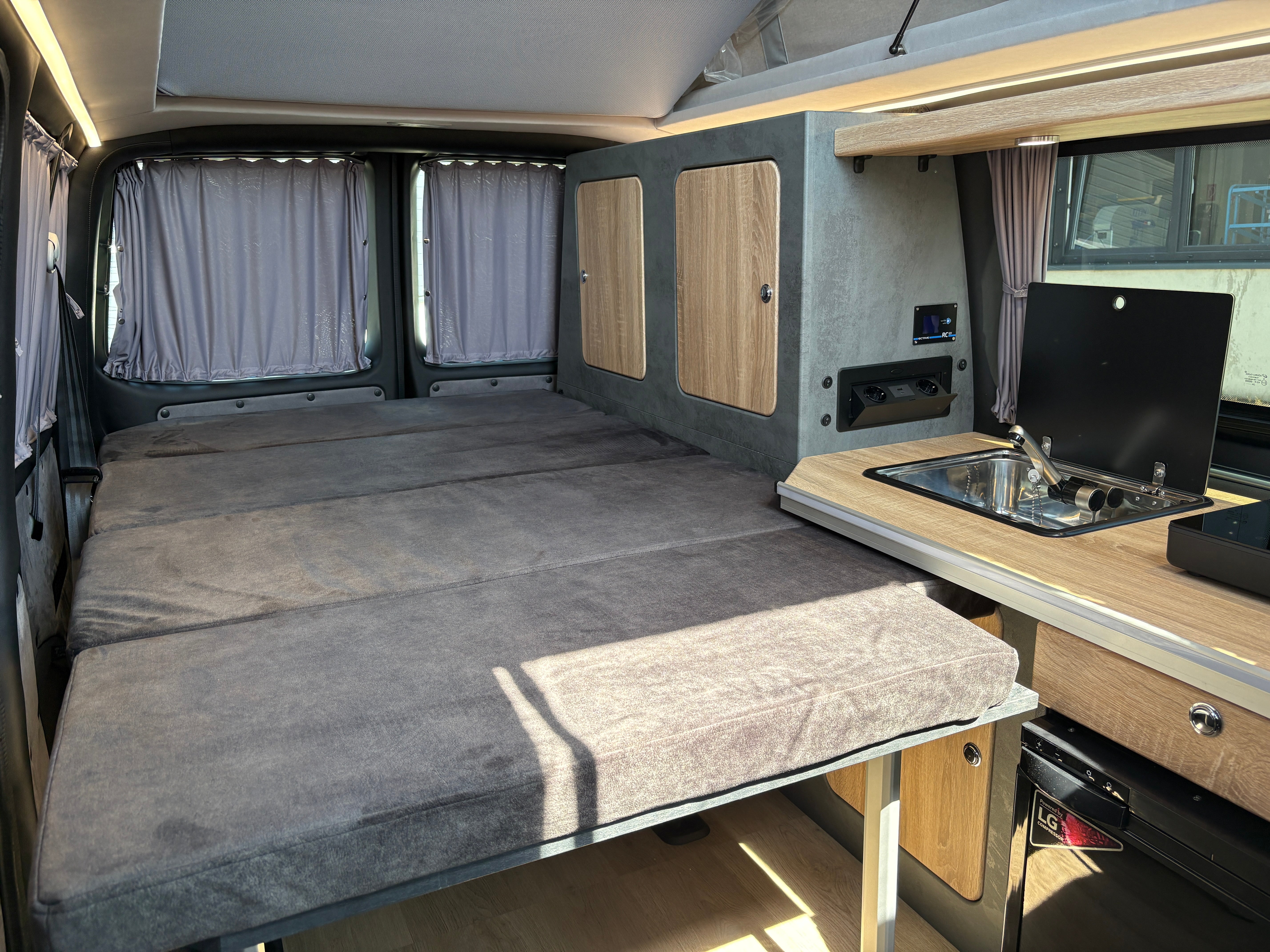 Volkswagen T6.1 Camper mit Aufstelldach, 2.0 TDI, 110 PS / 81KW | VW Bulli Wohnmobil Campervan Kastenwagen
