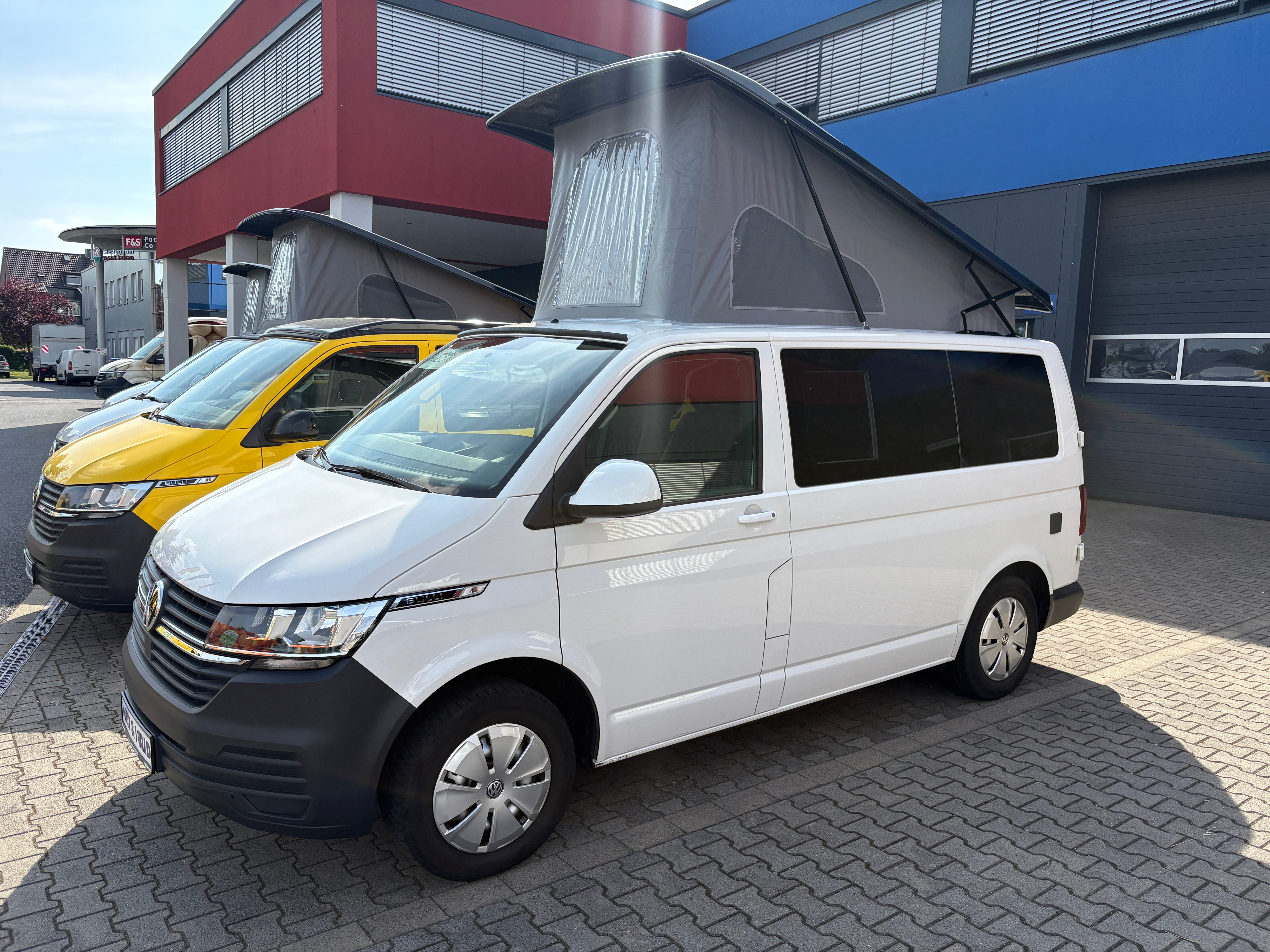 Volkswagen T6.1 Camper mit Aufstelldach, 2.0 TDI, 110 PS / 81KW | VW Bulli Wohnmobil Campervan Kastenwagen