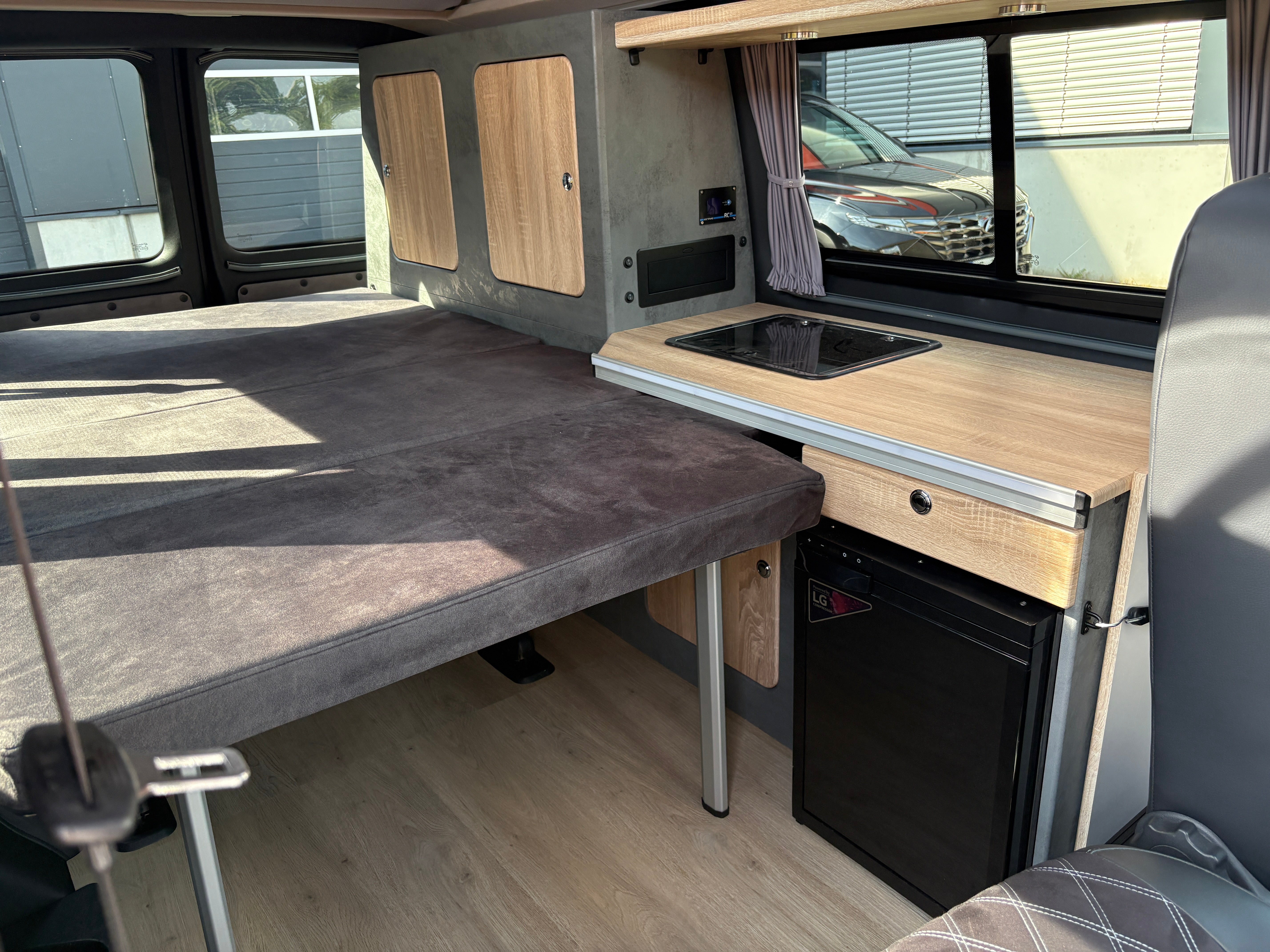 Volkswagen T6.1 Camper mit Aufstelldach, 2.0 TDI, 110 PS / 81KW | VW Bulli Wohnmobil Campervan Kastenwagen