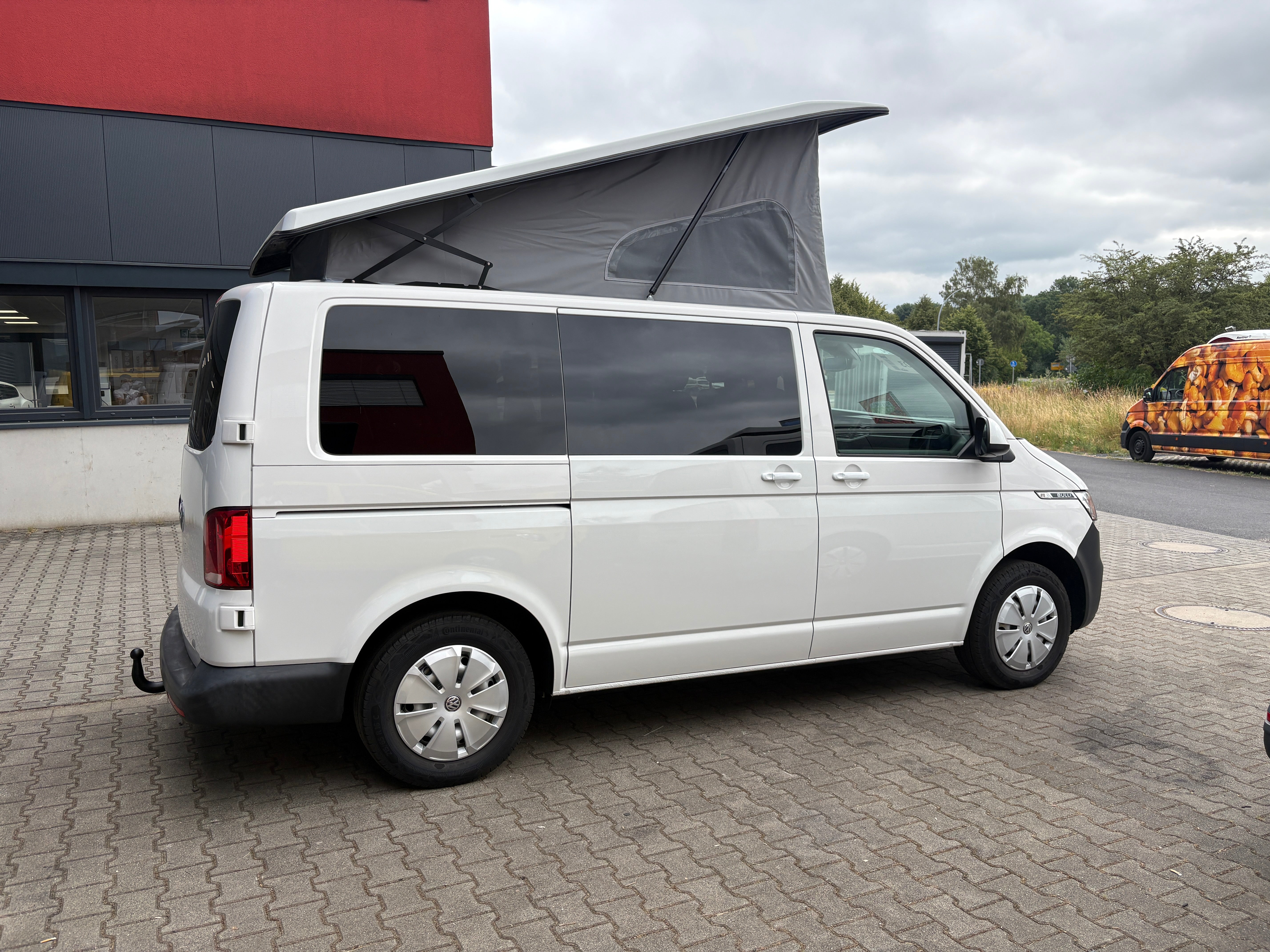Volkswagen T6.1 Camper mit Aufstelldach, 2.0 TDI, 110 PS / 81KW | VW Bulli Wohnmobil Campervan Kastenwagen