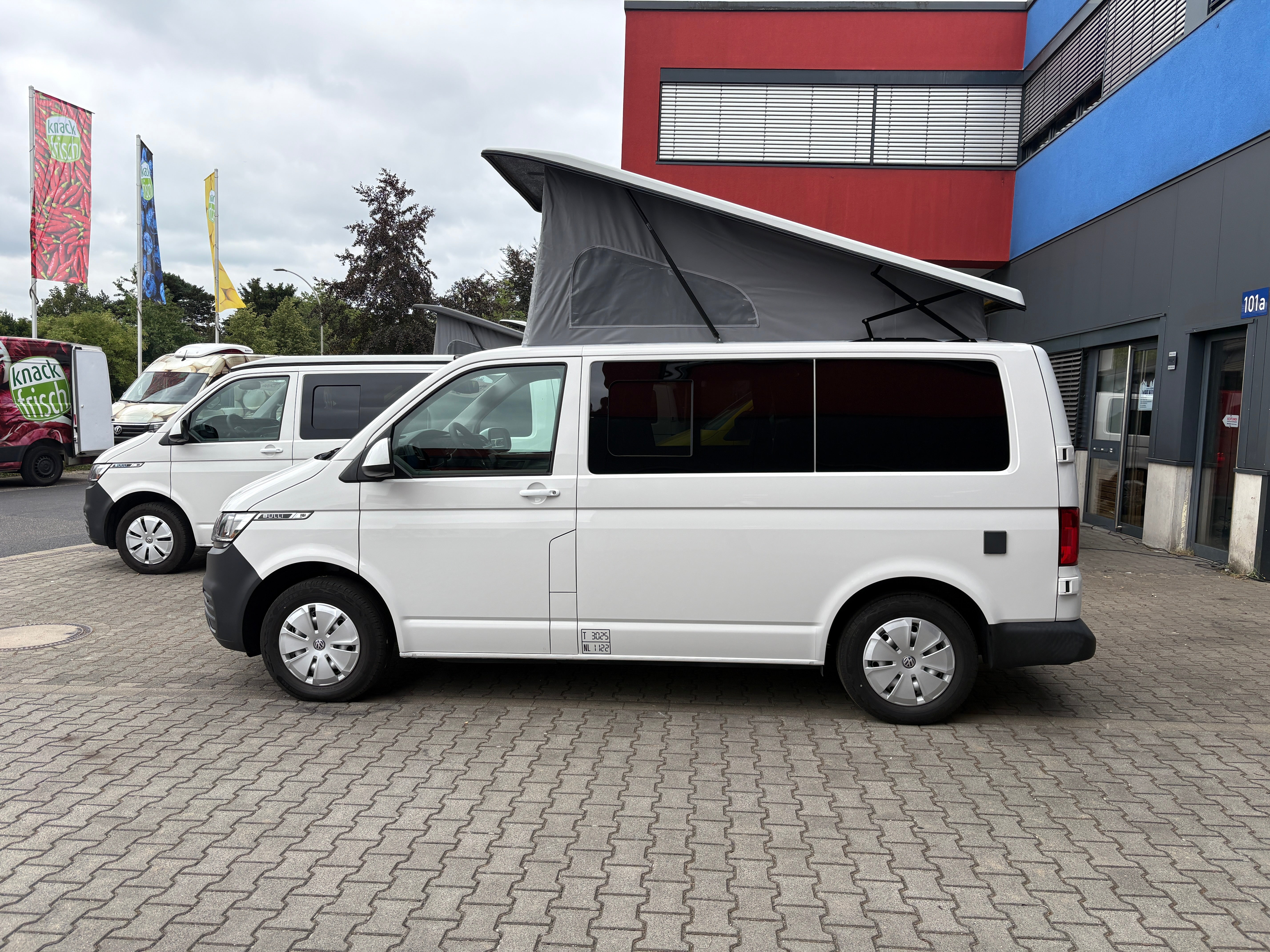 Volkswagen T6.1 Camper mit Aufstelldach, 2.0 TDI, 110 PS / 81KW | VW Bulli Wohnmobil Campervan Kastenwagen