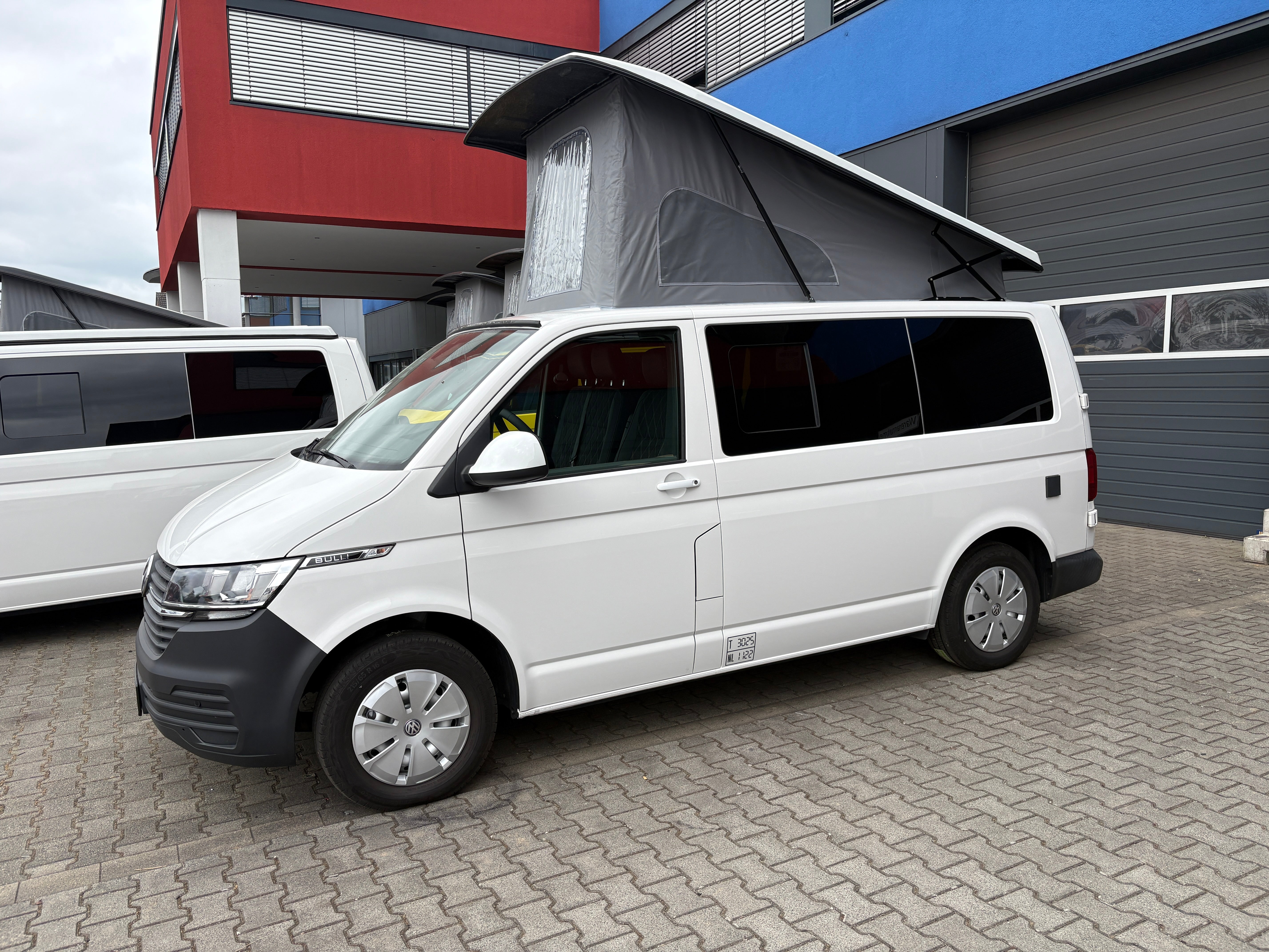 Volkswagen T6.1 Camper mit Aufstelldach, 2.0 TDI, 110 PS / 81KW | VW Bulli Wohnmobil Campervan Kastenwagen