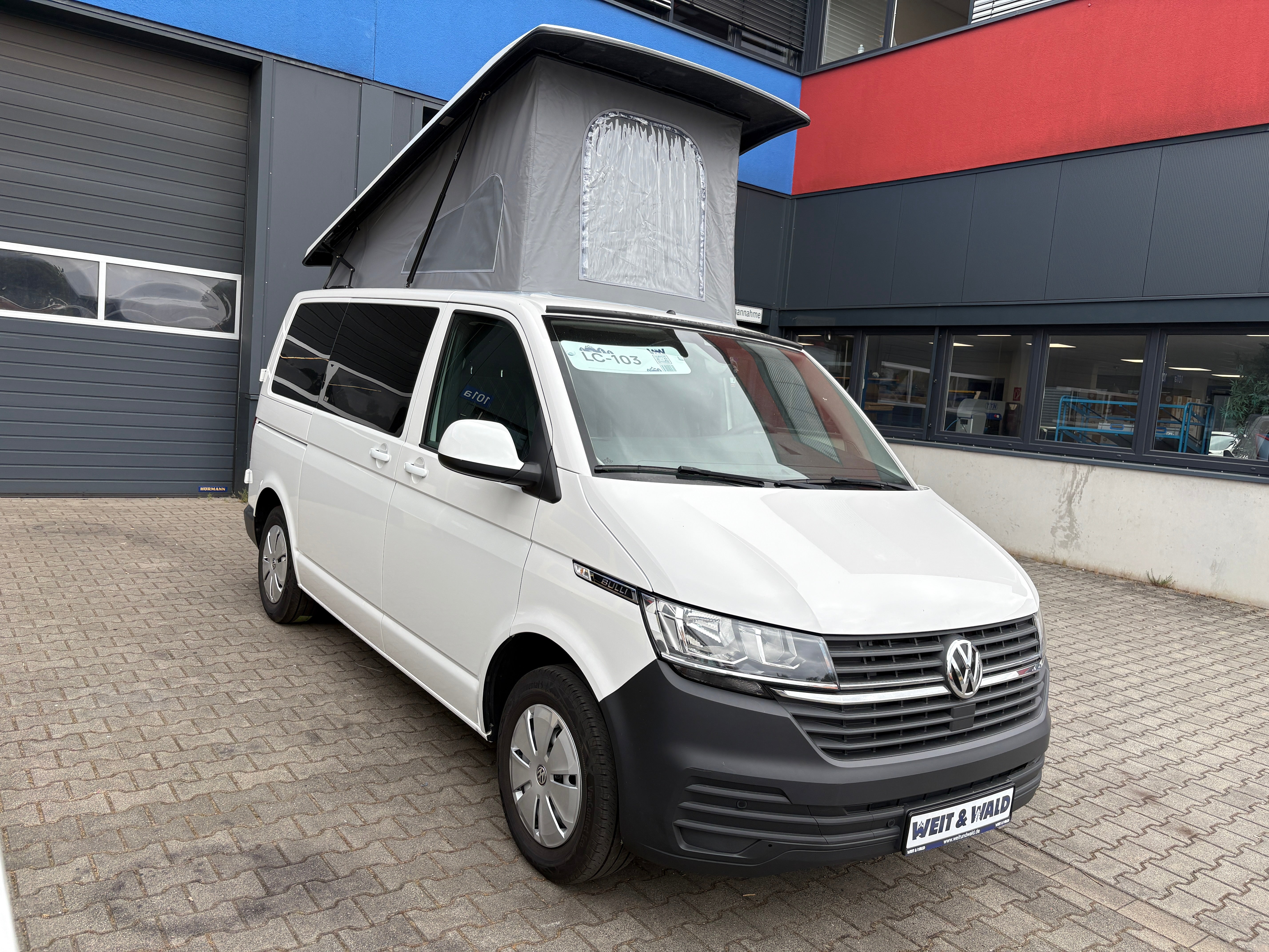 Volkswagen T6.1 Camper mit Aufstelldach, 2.0 TDI, 110 PS / 81KW | VW Bulli Wohnmobil Campervan Kastenwagen