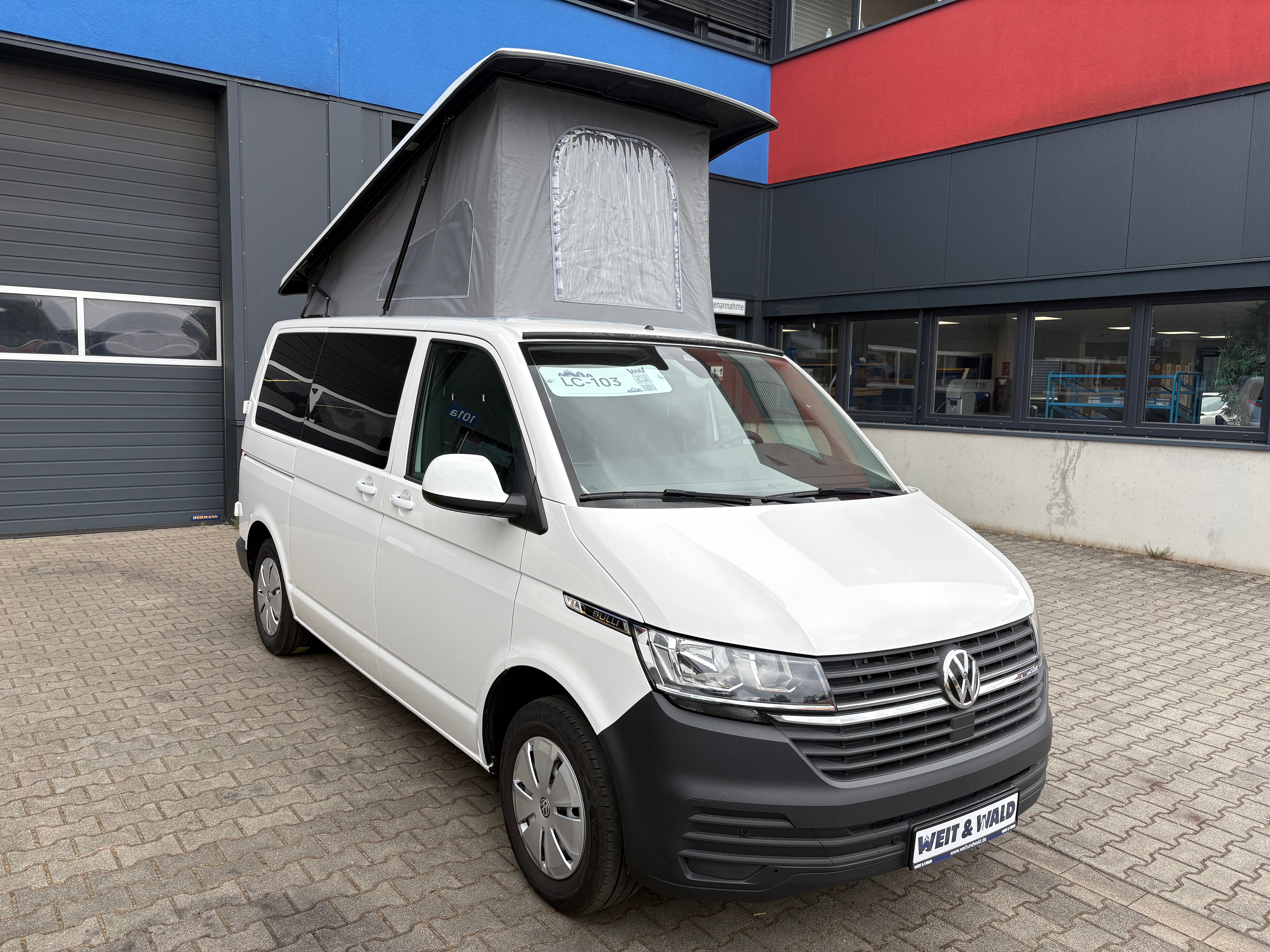 Volkswagen T6.1 Camper mit Aufstelldach, 2.0 TDI, 110 PS / 81KW | VW Bulli Wohnmobil Campervan Kastenwagen