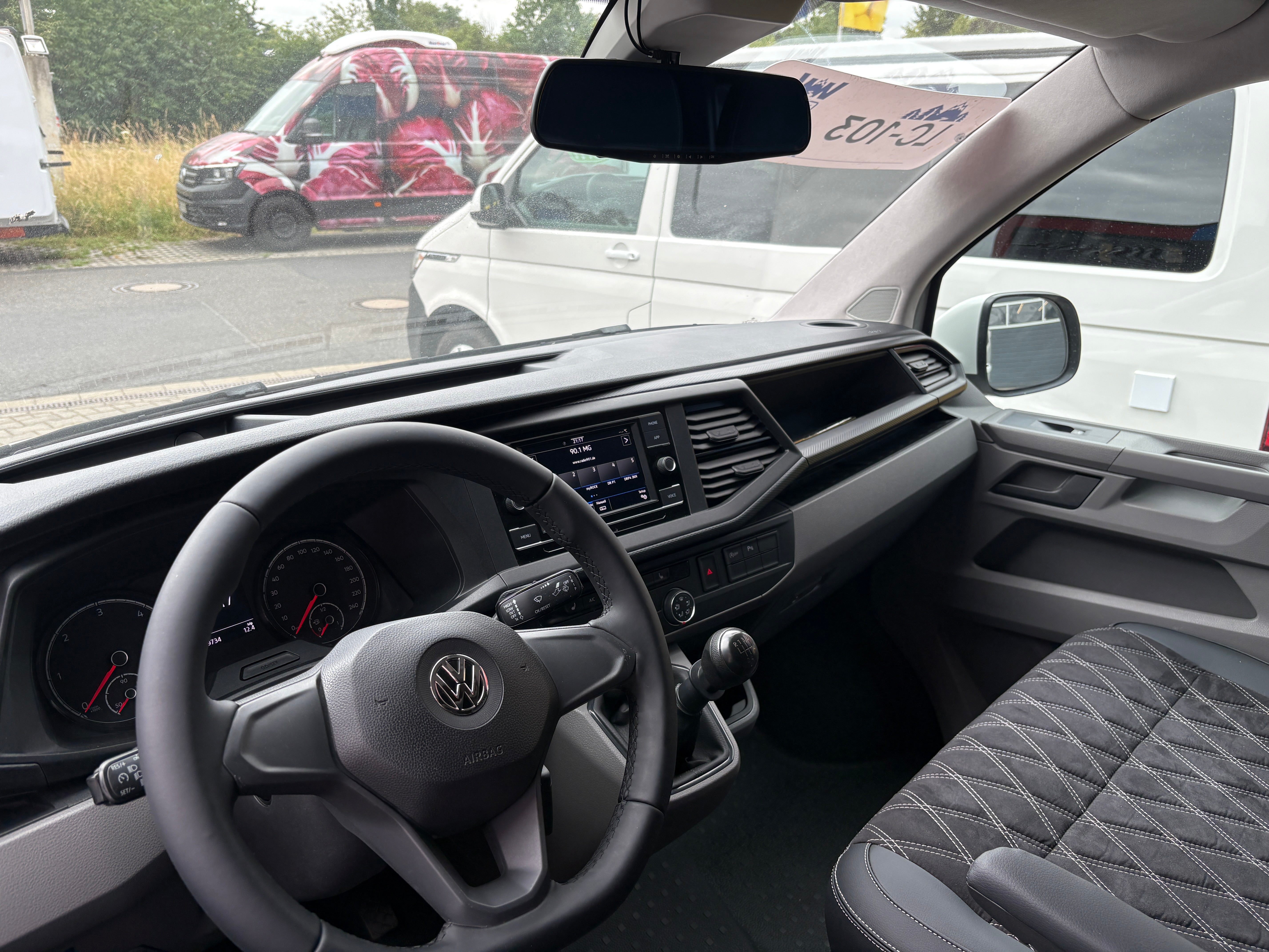 Volkswagen T6.1 Camper mit Aufstelldach, 2.0 TDI, 110 PS / 81KW | VW Bulli Wohnmobil Campervan Kastenwagen