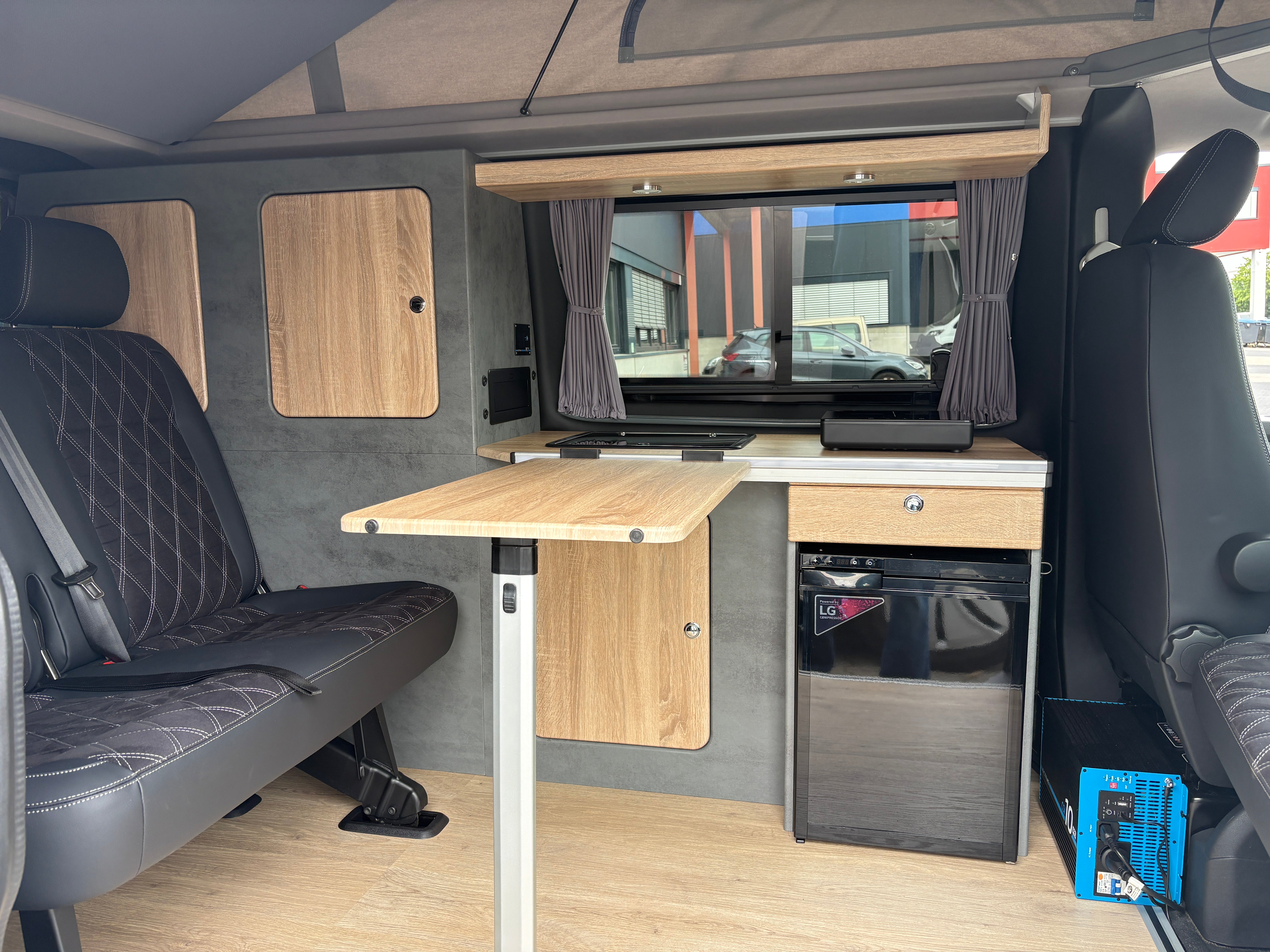 Volkswagen T6.1 Camper mit Aufstelldach, 2.0 TDI, 110 PS / 81KW | VW Bulli Wohnmobil Campervan Kastenwagen