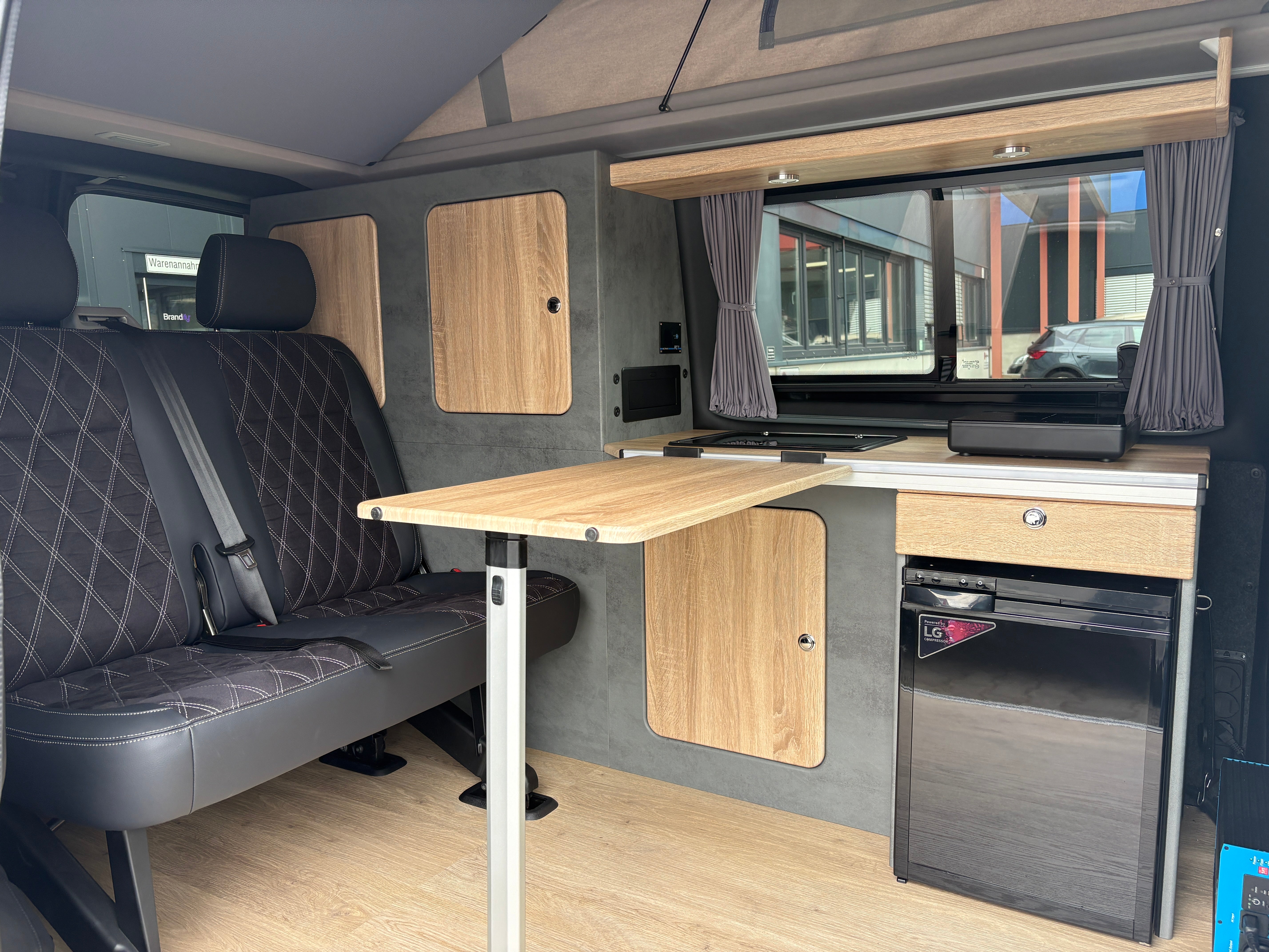 Volkswagen T6.1 Camper mit Aufstelldach, 2.0 TDI, 110 PS / 81KW | VW Bulli Wohnmobil Campervan Kastenwagen