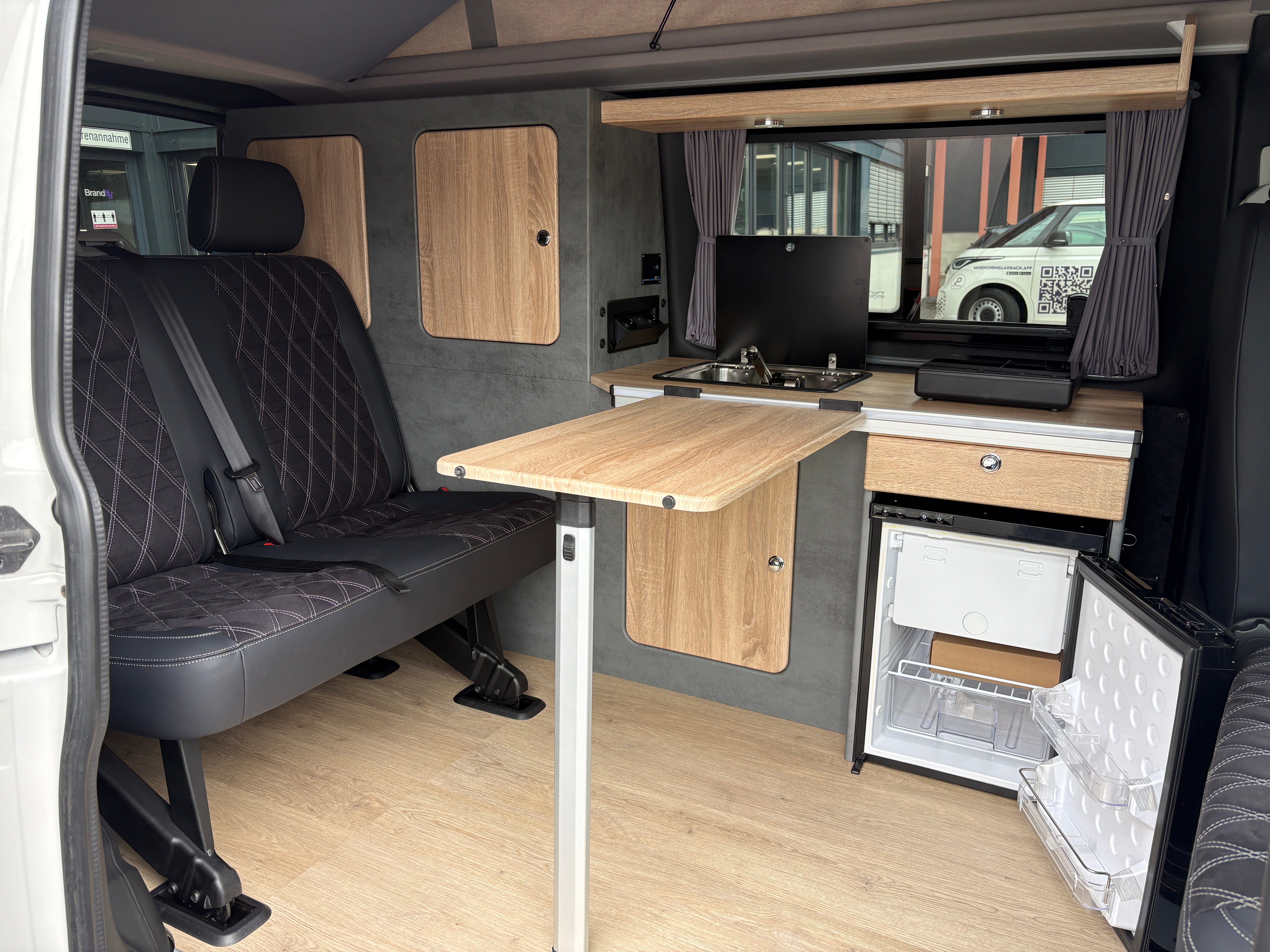 Volkswagen T6.1 Camper mit Aufstelldach, 2.0 TDI, 110 PS / 81KW | VW Bulli Wohnmobil Campervan Kastenwagen