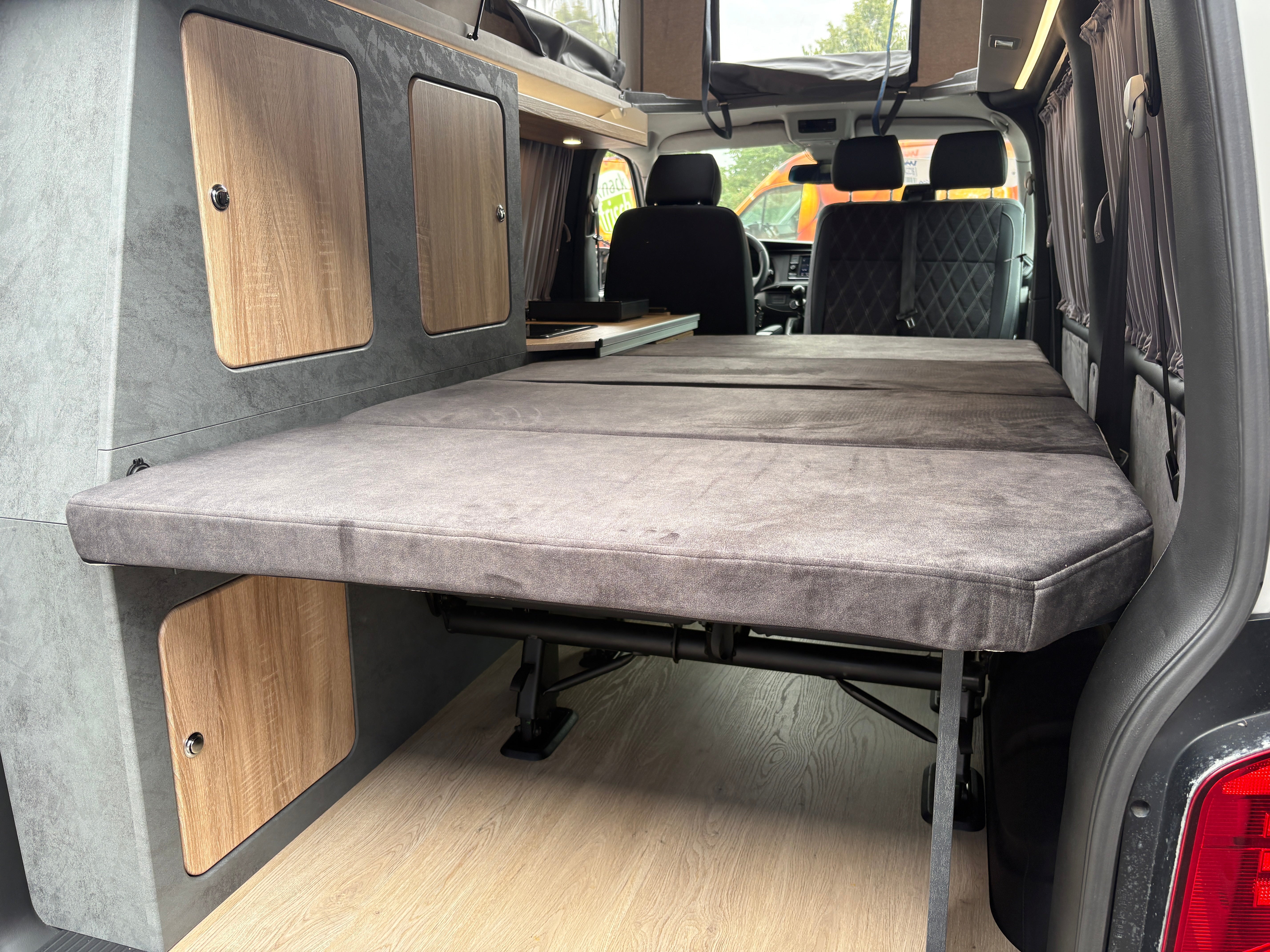 Volkswagen T6.1 Camper mit Aufstelldach, 2.0 TDI, 110 PS / 81KW | VW Bulli Wohnmobil Campervan Kastenwagen