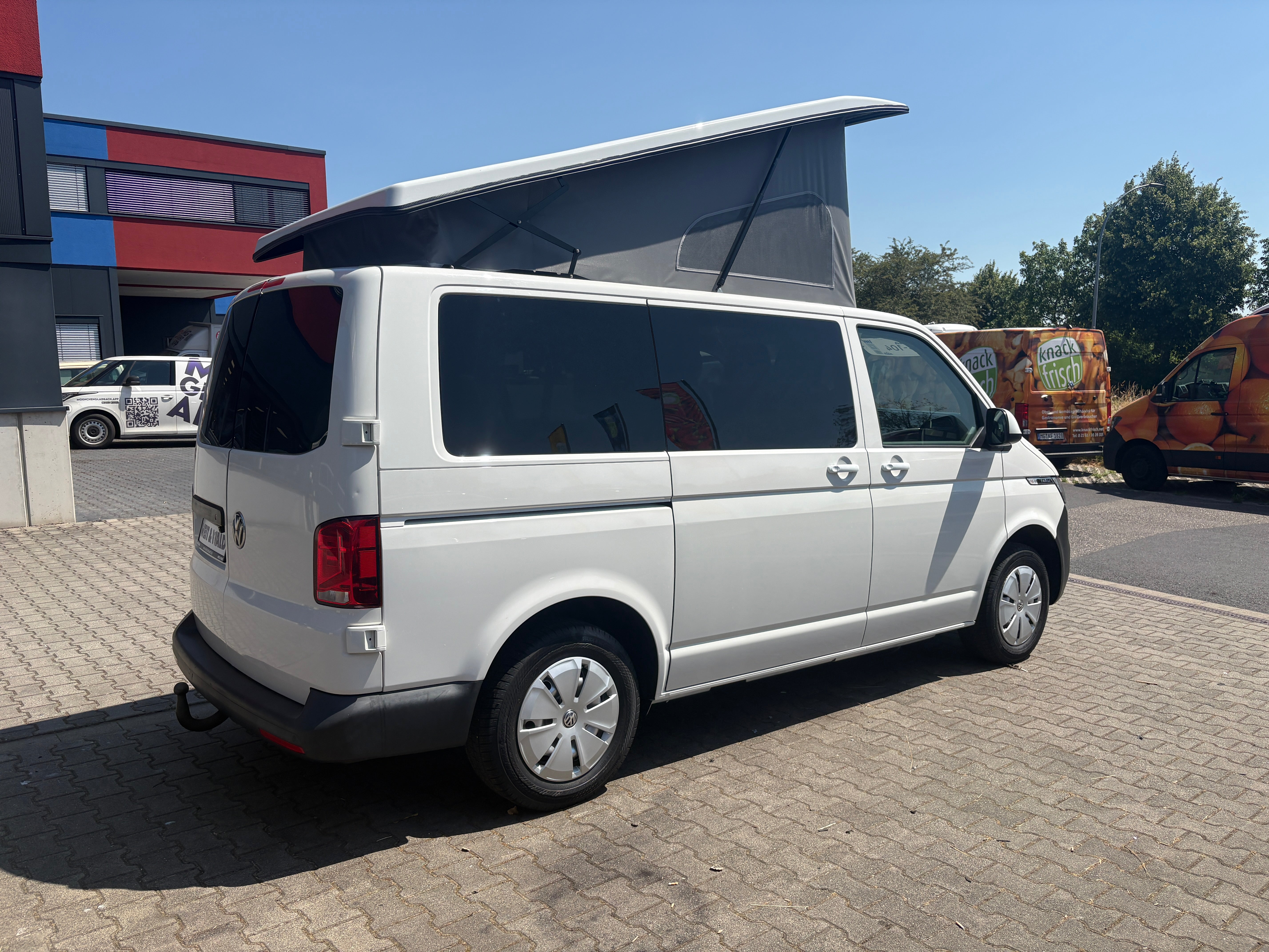Volkswagen T6.1 Camper mit Aufstelldach, 2.0 TDI, 110 PS / 81KW | VW Bulli Wohnmobil Campervan Kastenwagen