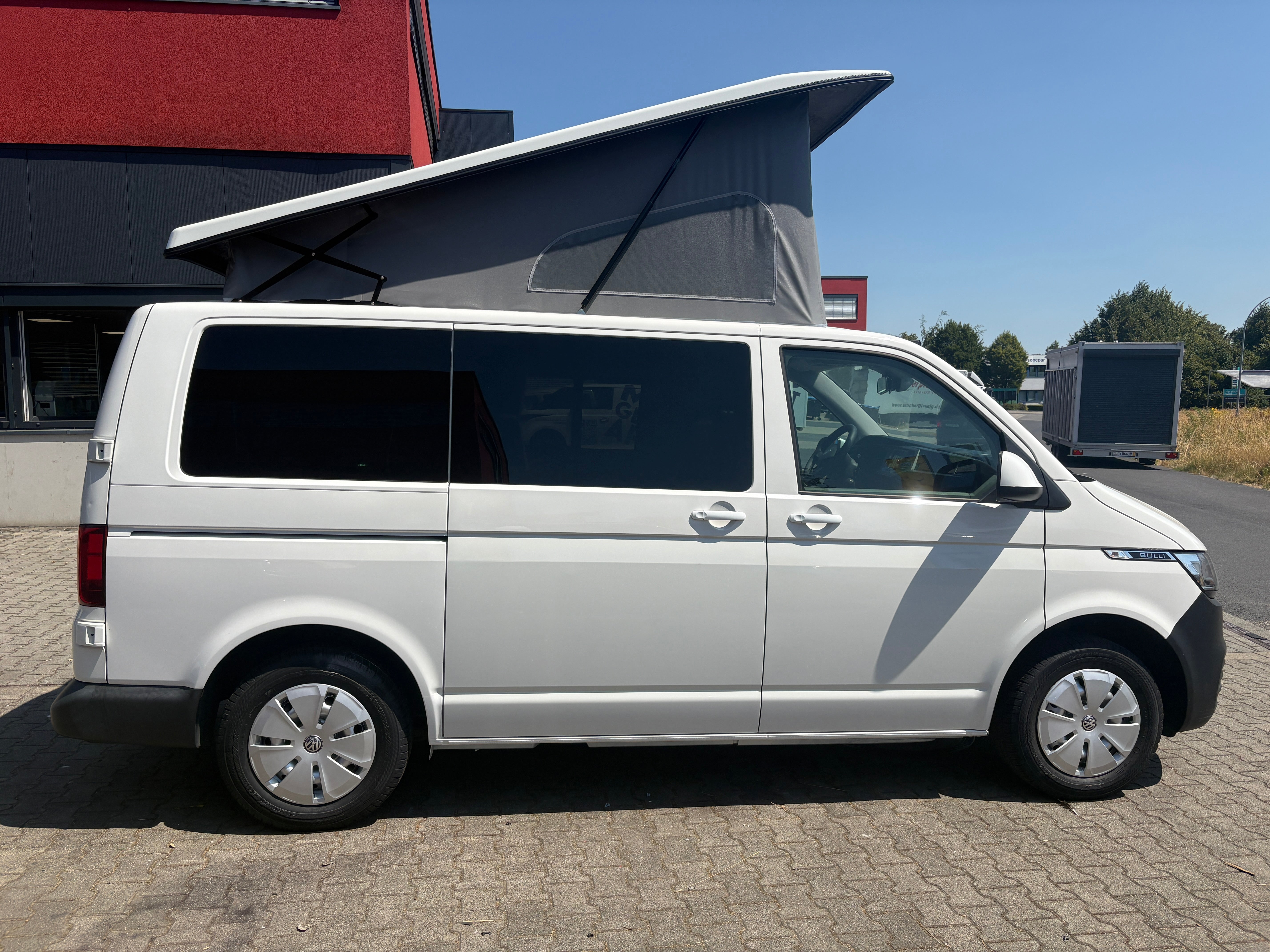 Volkswagen T6.1 Camper mit Aufstelldach, 2.0 TDI, 110 PS / 81KW | VW Bulli Wohnmobil Campervan Kastenwagen