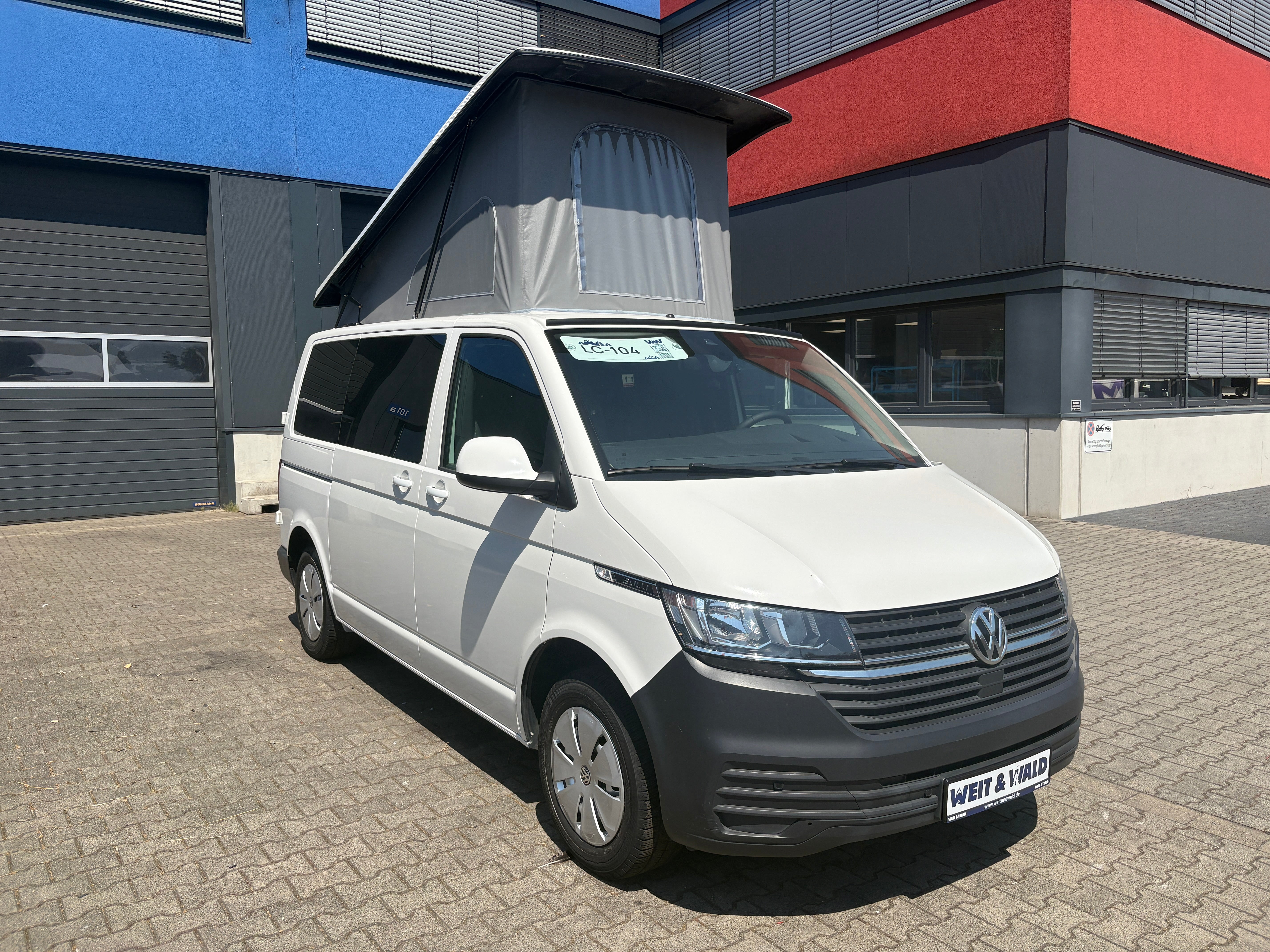 Volkswagen T6.1 Camper mit Aufstelldach, 2.0 TDI, 110 PS / 81KW | VW Bulli Wohnmobil Campervan Kastenwagen