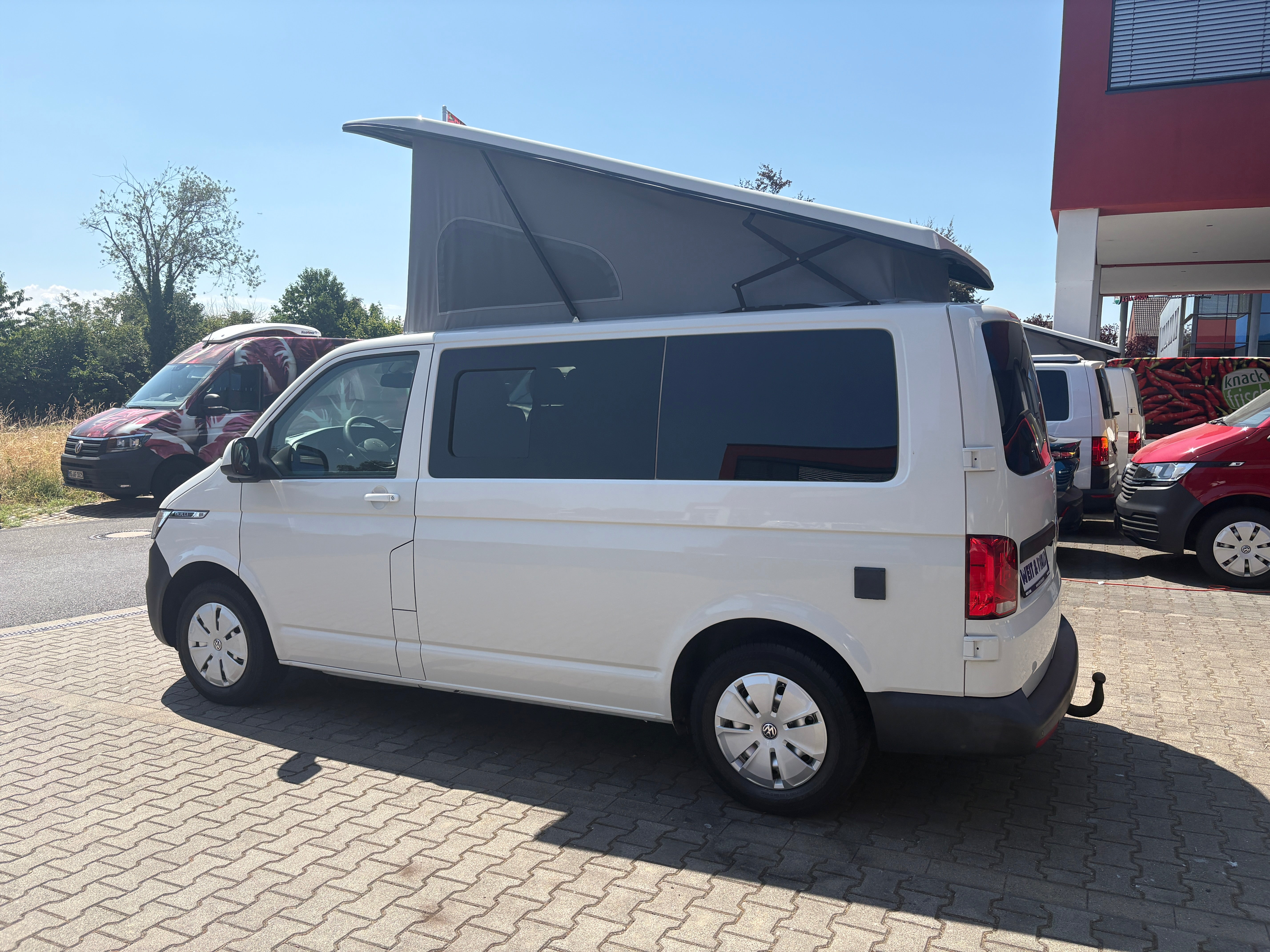 Volkswagen T6.1 Camper mit Aufstelldach, 2.0 TDI, 110 PS / 81KW | VW Bulli Wohnmobil Campervan Kastenwagen