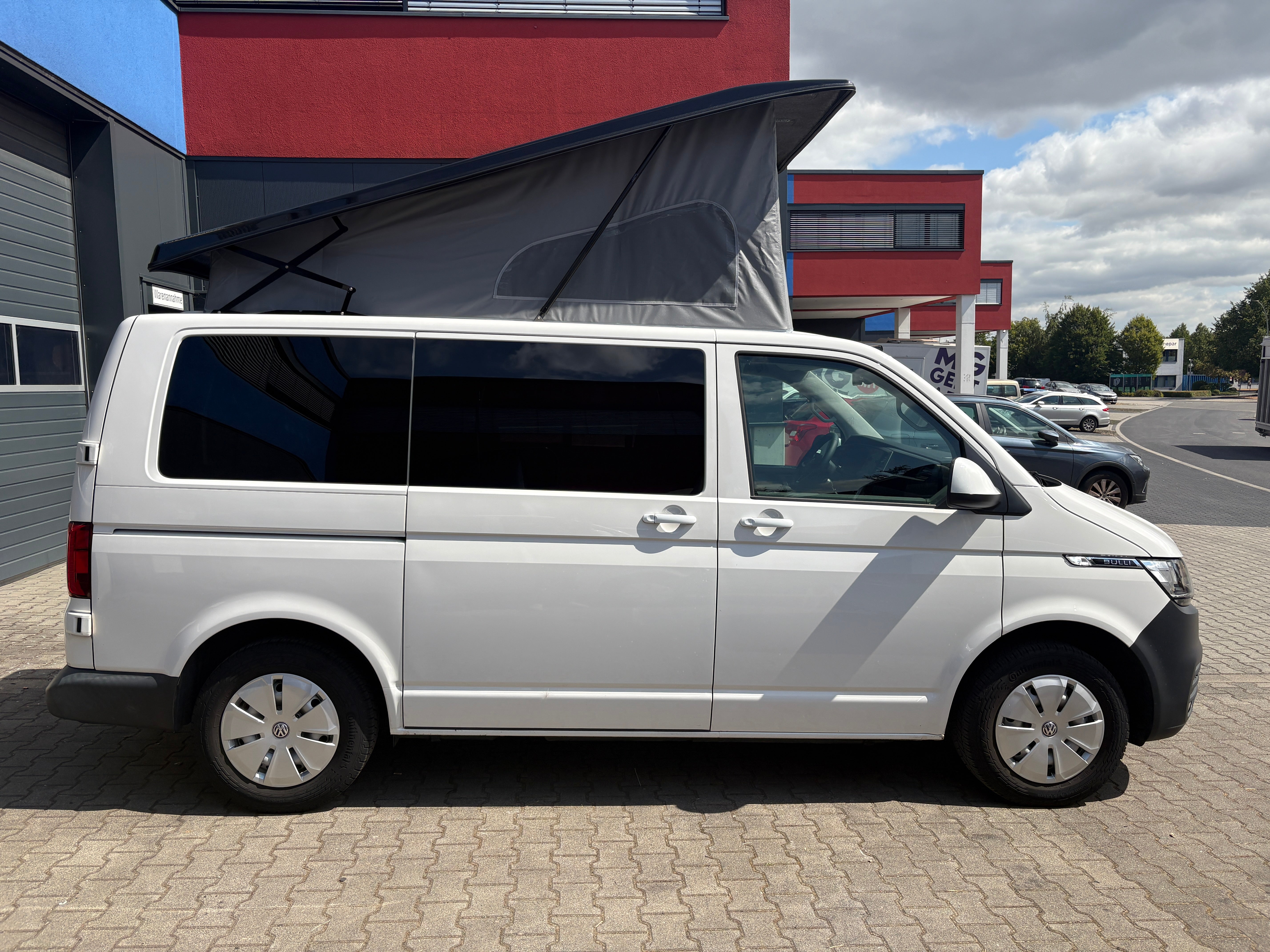 Volkswagen T6.1 Camper mit Aufstelldach, 2.0 TDI, 110 PS / 81KW | VW Bulli Wohnmobil Campervan Kastenwagen