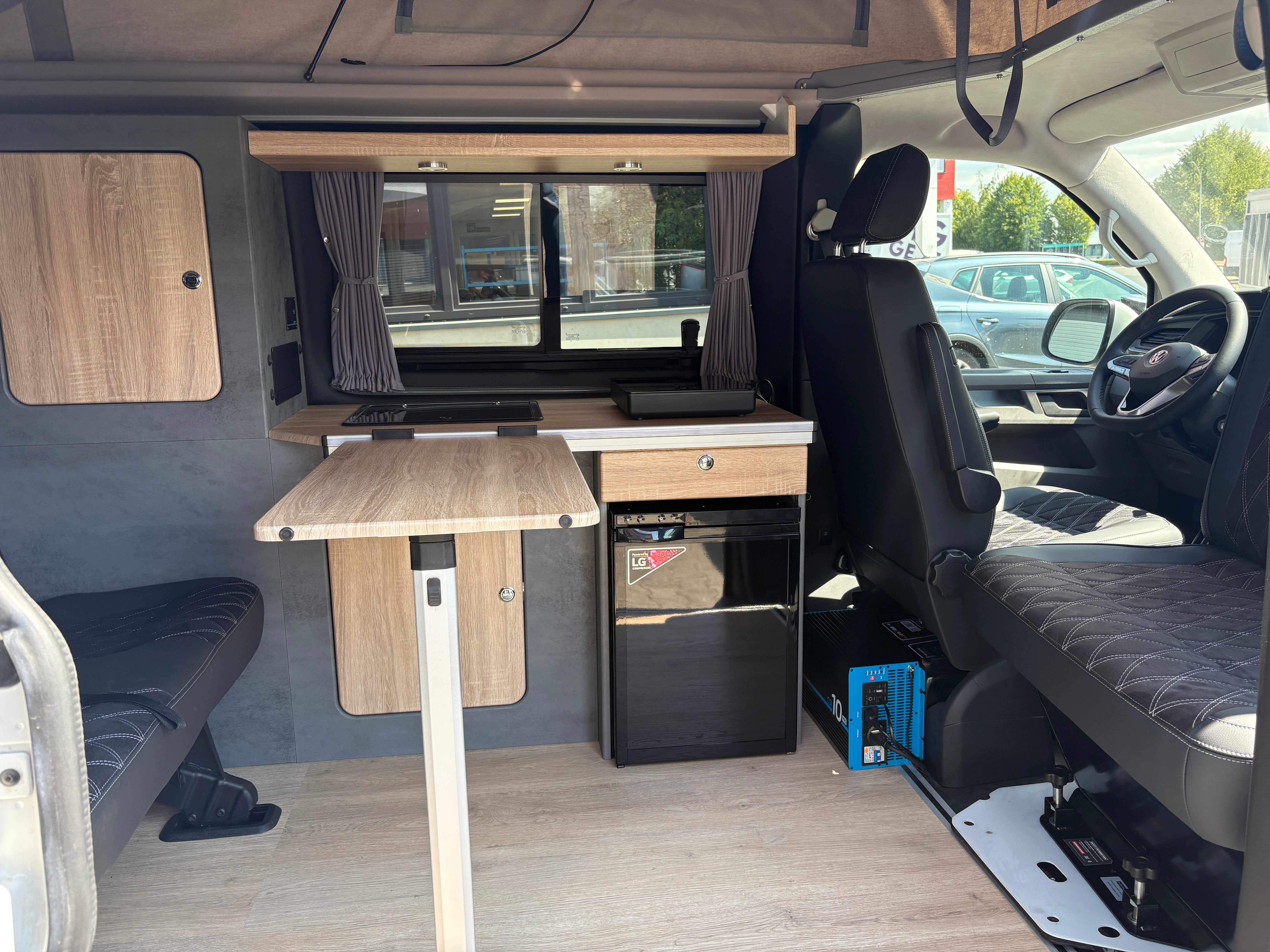 Volkswagen T6.1 Camper mit Aufstelldach, 2.0 TDI, 110 PS / 81KW | VW Bulli Wohnmobil Campervan Kastenwagen