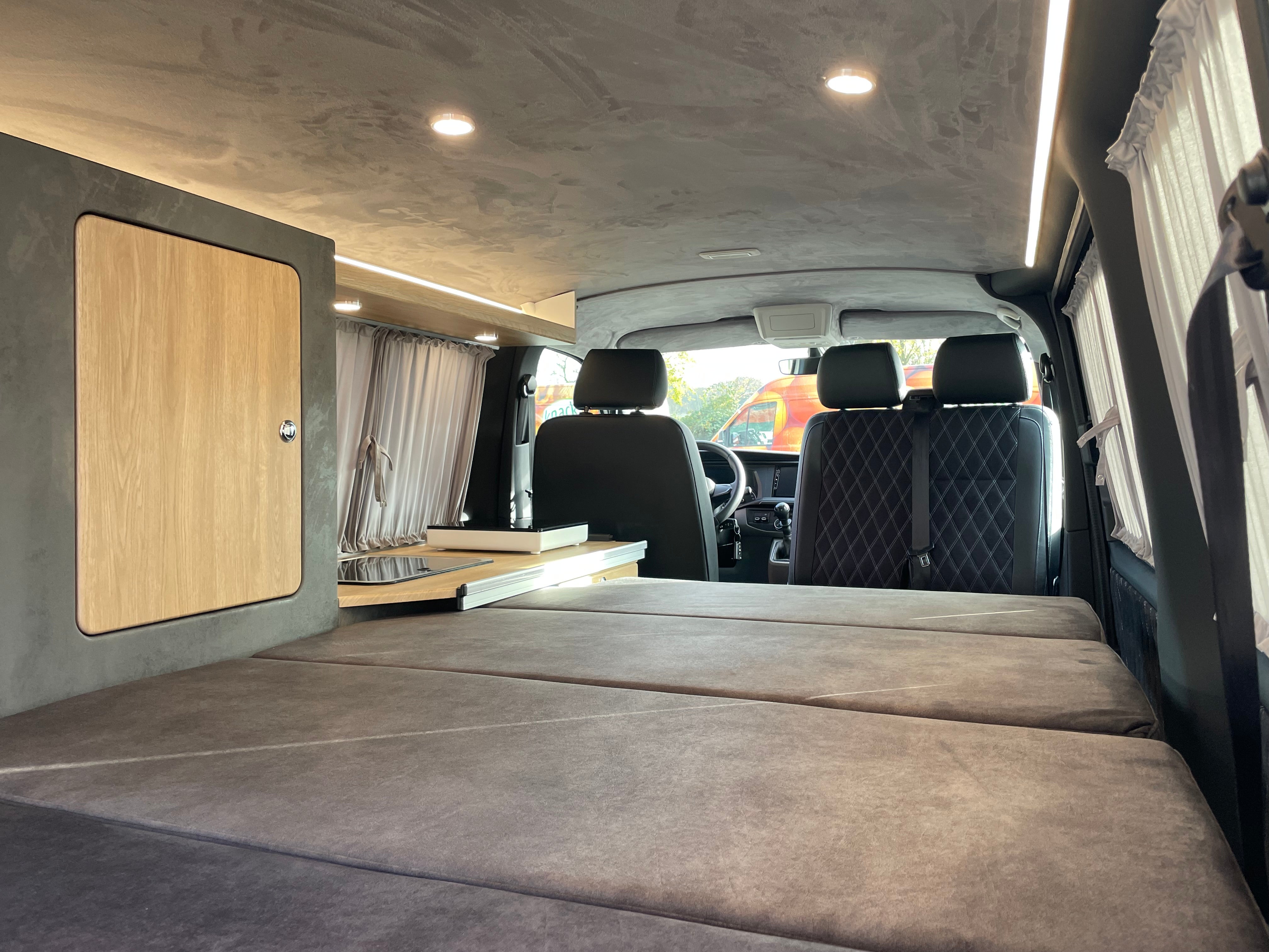 Volkswagen T6.1 Camper 2.0 TDI 150PS Schaltgetriebe unfallfrei | Wohnmobil mit Navi, PDC, Rückfahrkamera | Campervan Umbau 5 Sitzer