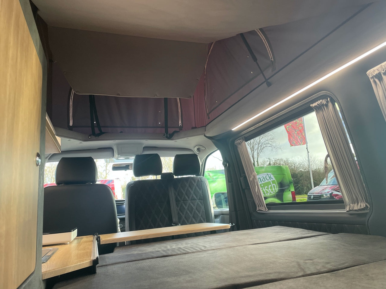Volkswagen T6.1 Camper 2.0 TDI 150PS unfallfrei | Wohnmobil mit Hubdach Schlafdach, PDC, Navi, Rückfahrkamera