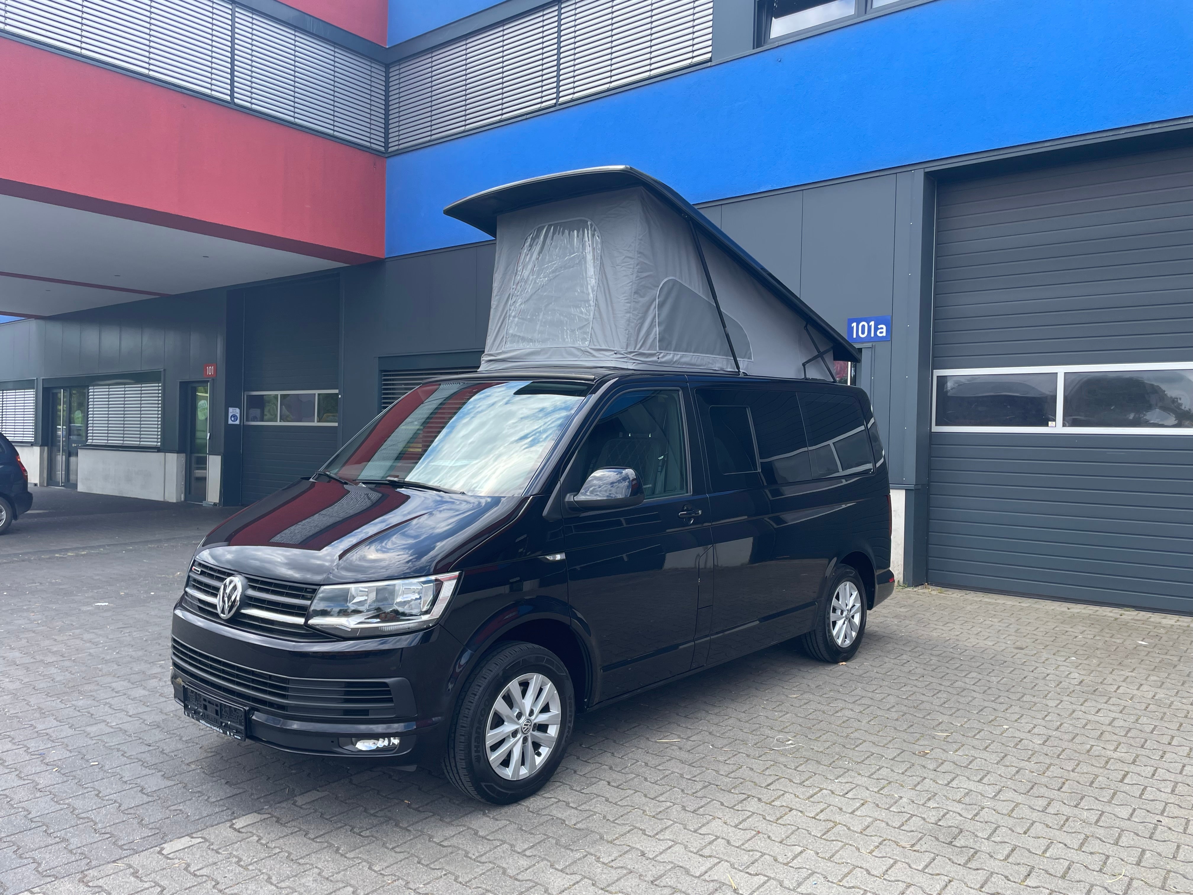 Volkswagen T6 4MOTION (Allrad) Camper 2.0 TDI 150PS unfallfrei | Wohnmobil mit Hubdach Schlafdach, PDC, Navi, Rückfahrkamera | Campervan Umbau 5 Sitzer