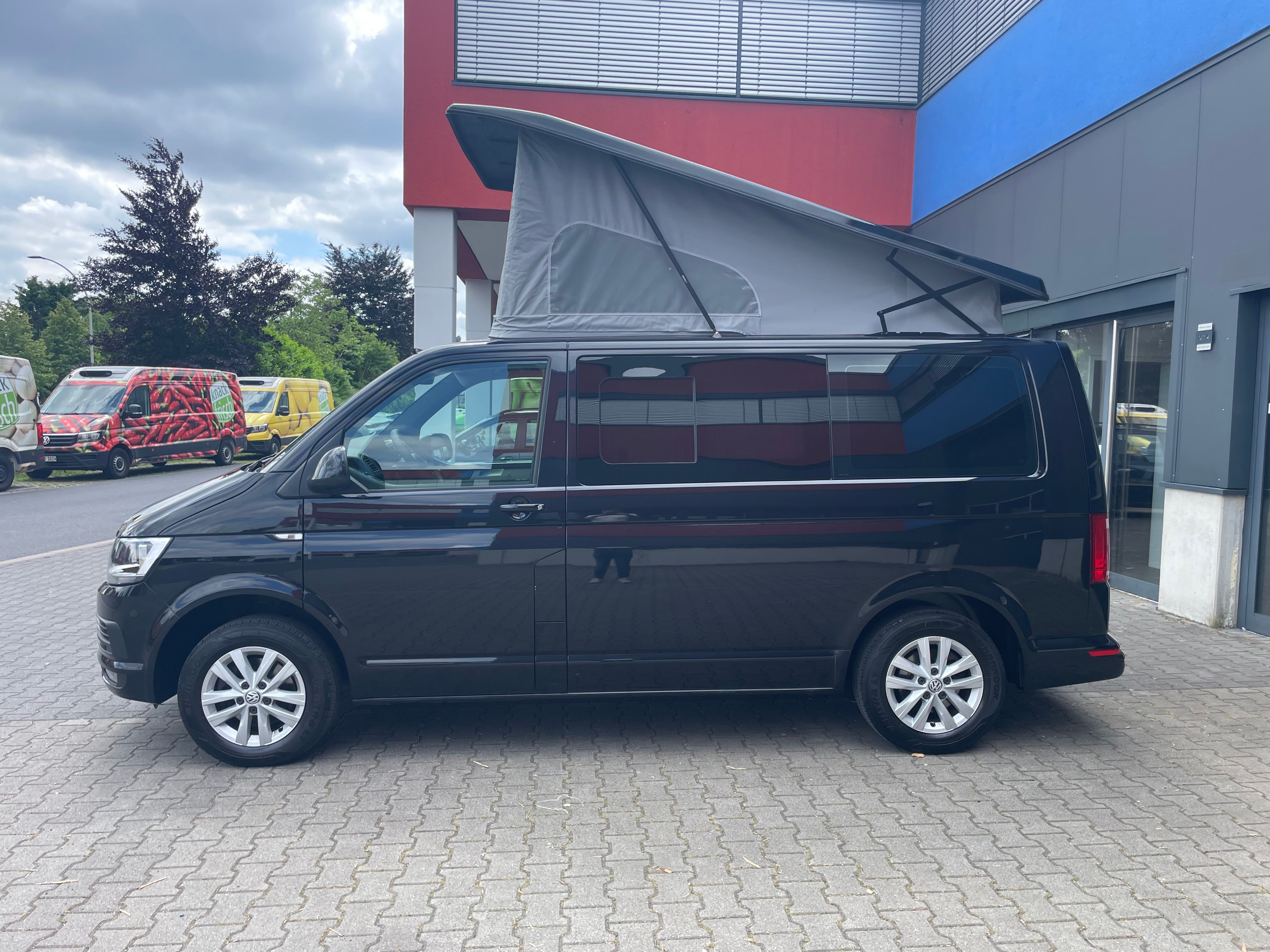 Volkswagen T6 4MOTION (Allrad) Camper 2.0 TDI 150PS unfallfrei | Wohnmobil mit Hubdach Schlafdach, PDC, Navi, Rückfahrkamera | Campervan Umbau 5 Sitzer