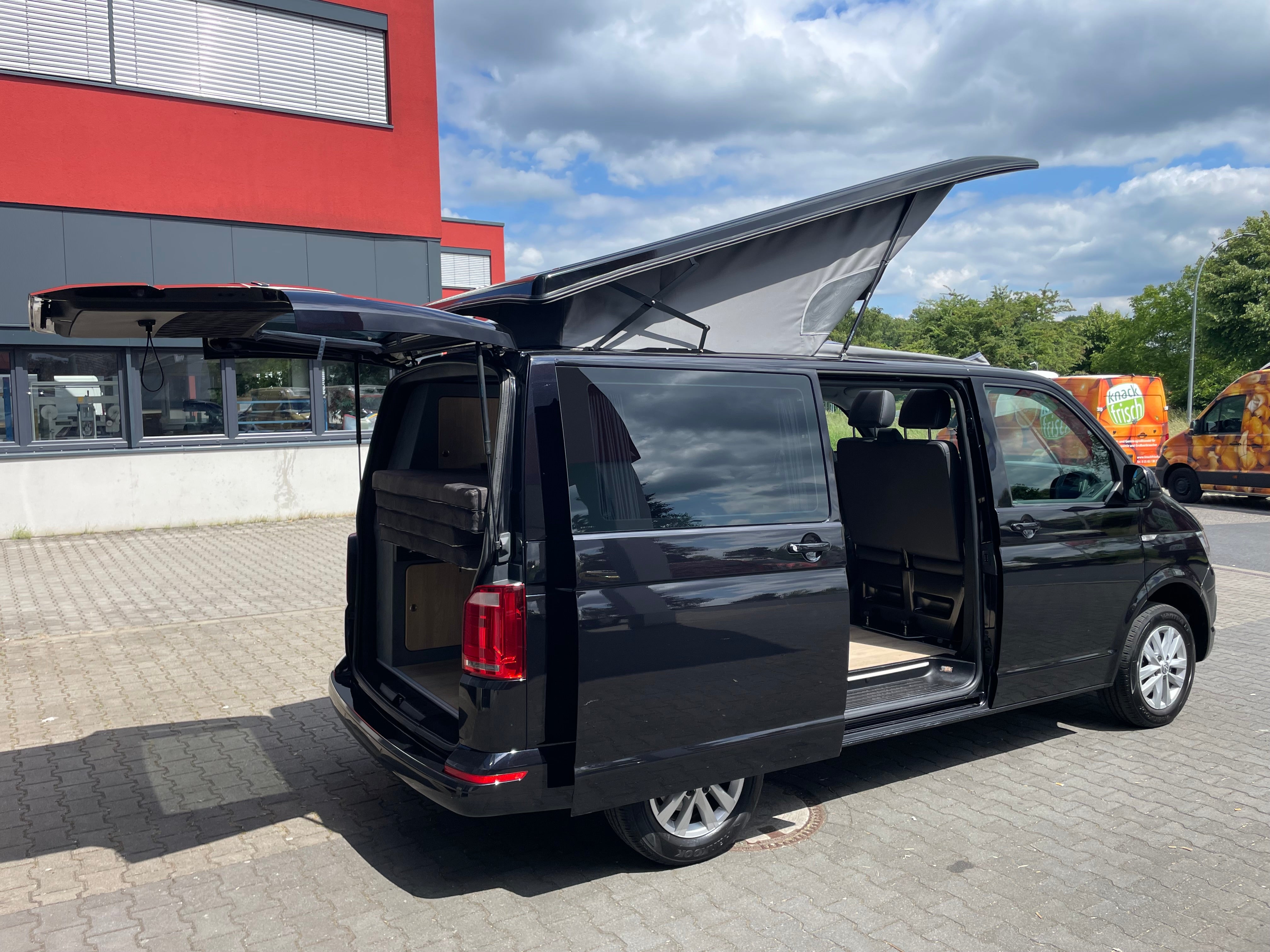 Volkswagen T6 4MOTION (Allrad) Camper 2.0 TDI 150PS unfallfrei | Wohnmobil mit Hubdach Schlafdach, PDC, Navi, Rückfahrkamera | Campervan Umbau 5 Sitzer