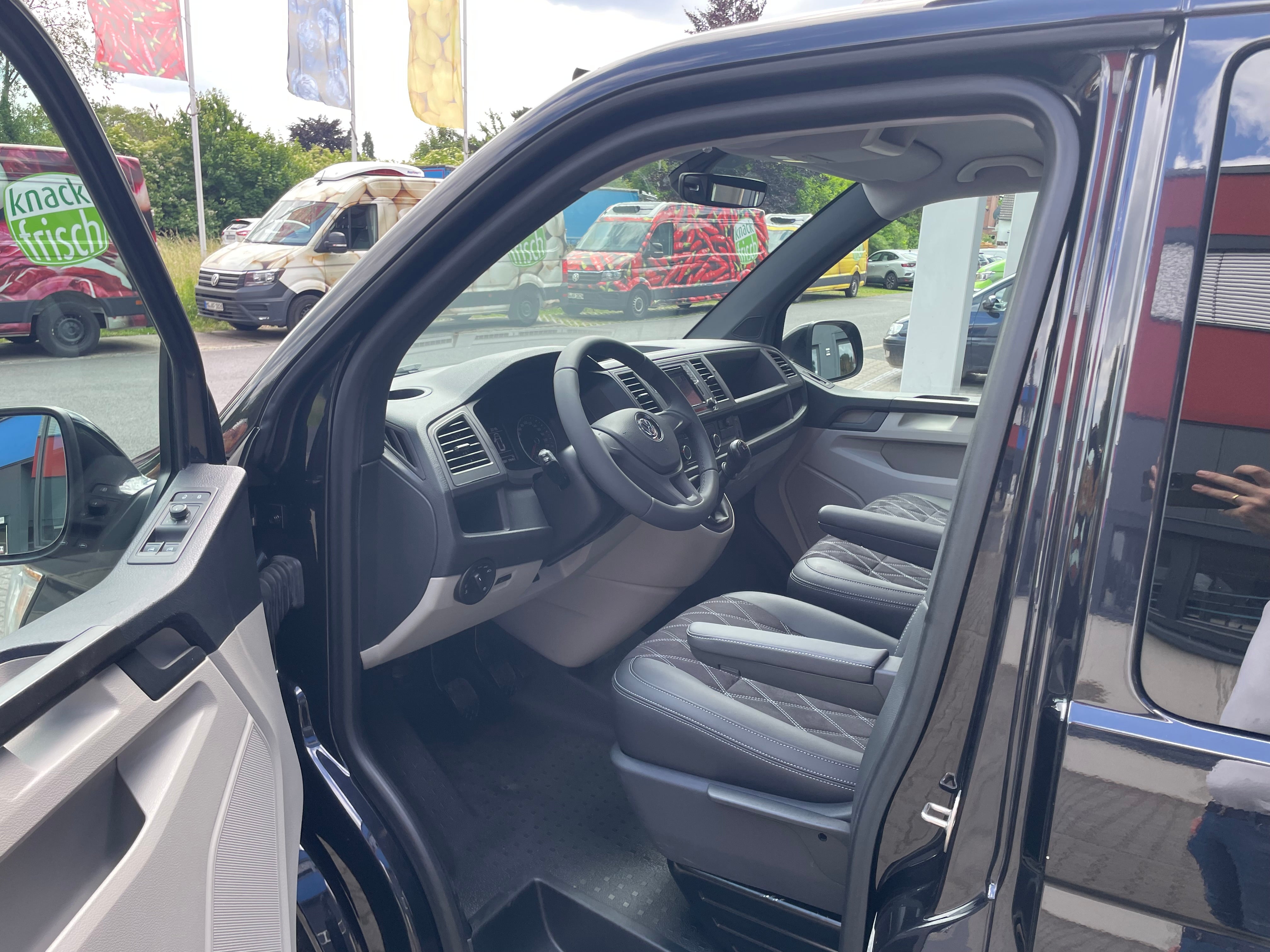 Volkswagen T6 4MOTION (Allrad) Camper 2.0 TDI 150PS unfallfrei | Wohnmobil mit Hubdach Schlafdach, PDC, Navi, Rückfahrkamera | Campervan Umbau 5 Sitzer
