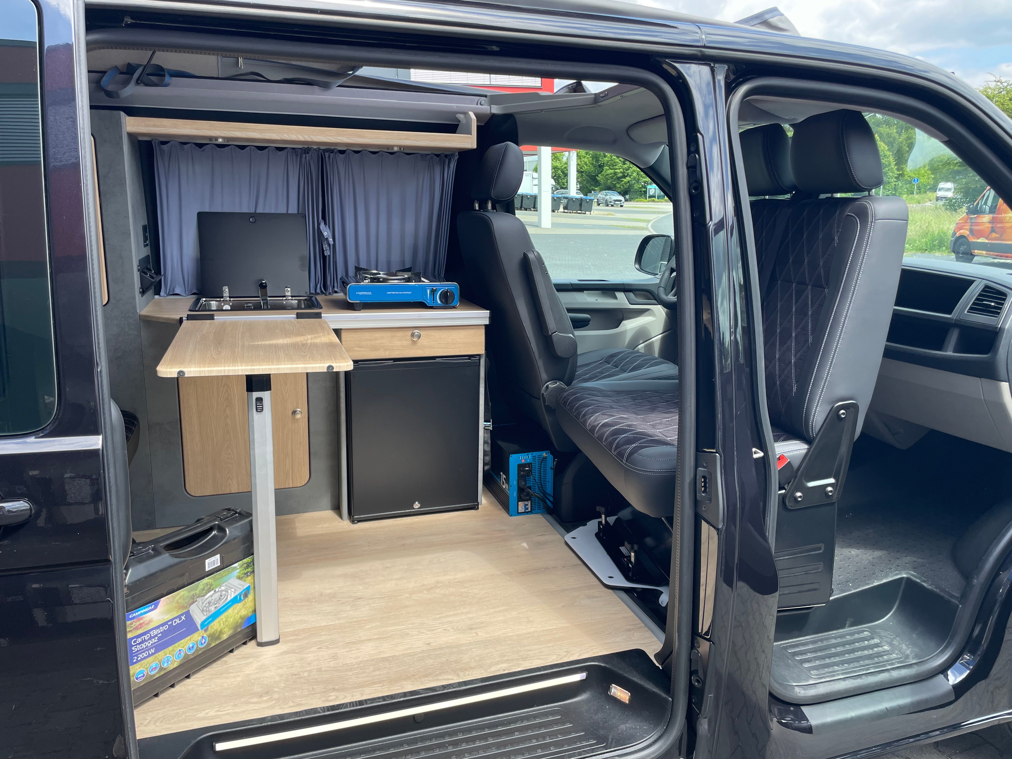 Volkswagen T6 4MOTION (Allrad) Camper 2.0 TDI 150PS unfallfrei | Wohnmobil mit Hubdach Schlafdach, PDC, Navi, Rückfahrkamera | Campervan Umbau 5 Sitzer