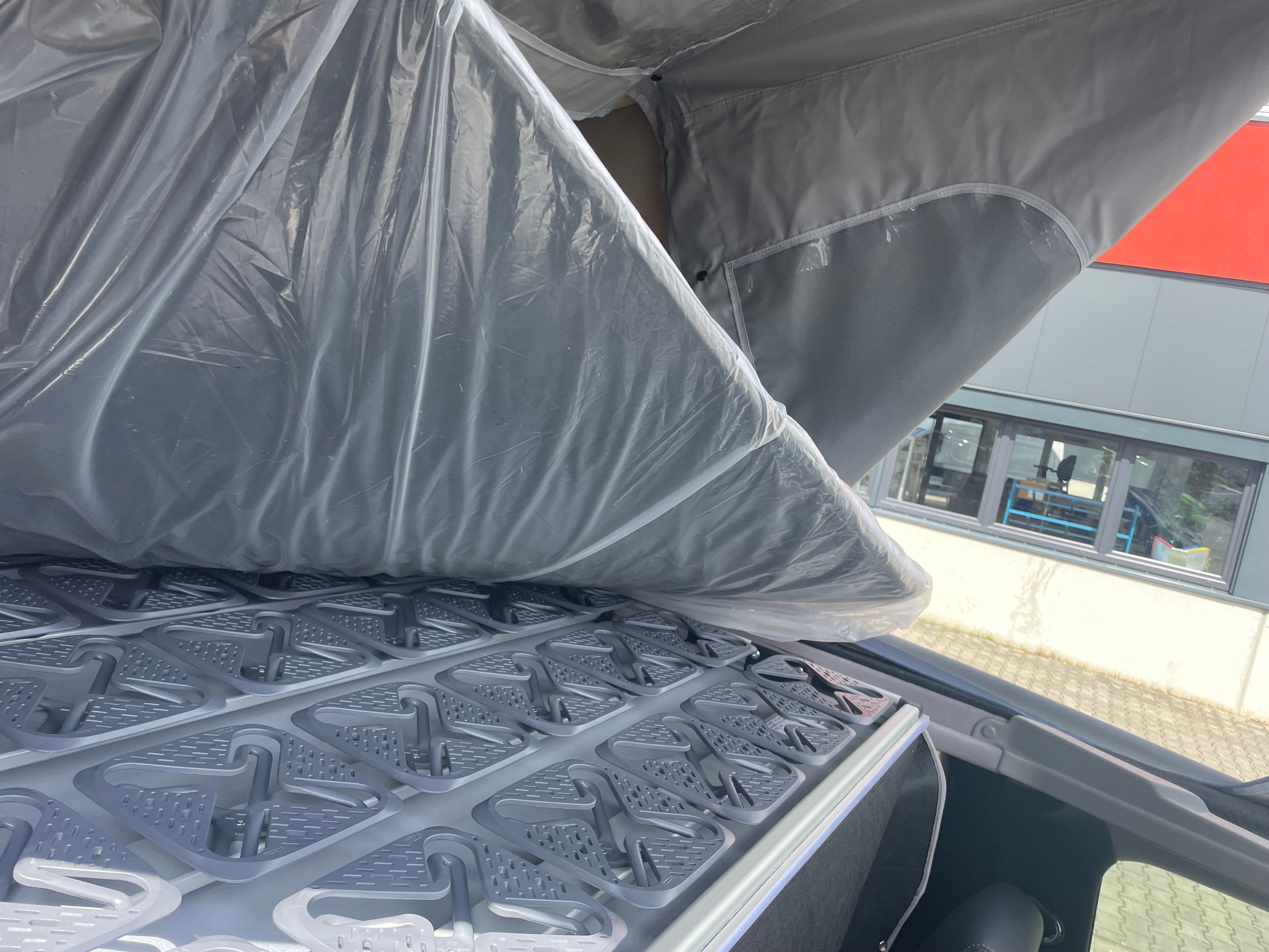 Volkswagen T6 4MOTION (Allrad) Camper 2.0 TDI 150PS unfallfrei | Wohnmobil mit Hubdach Schlafdach, PDC, Navi, Rückfahrkamera | Campervan Umbau 5 Sitzer