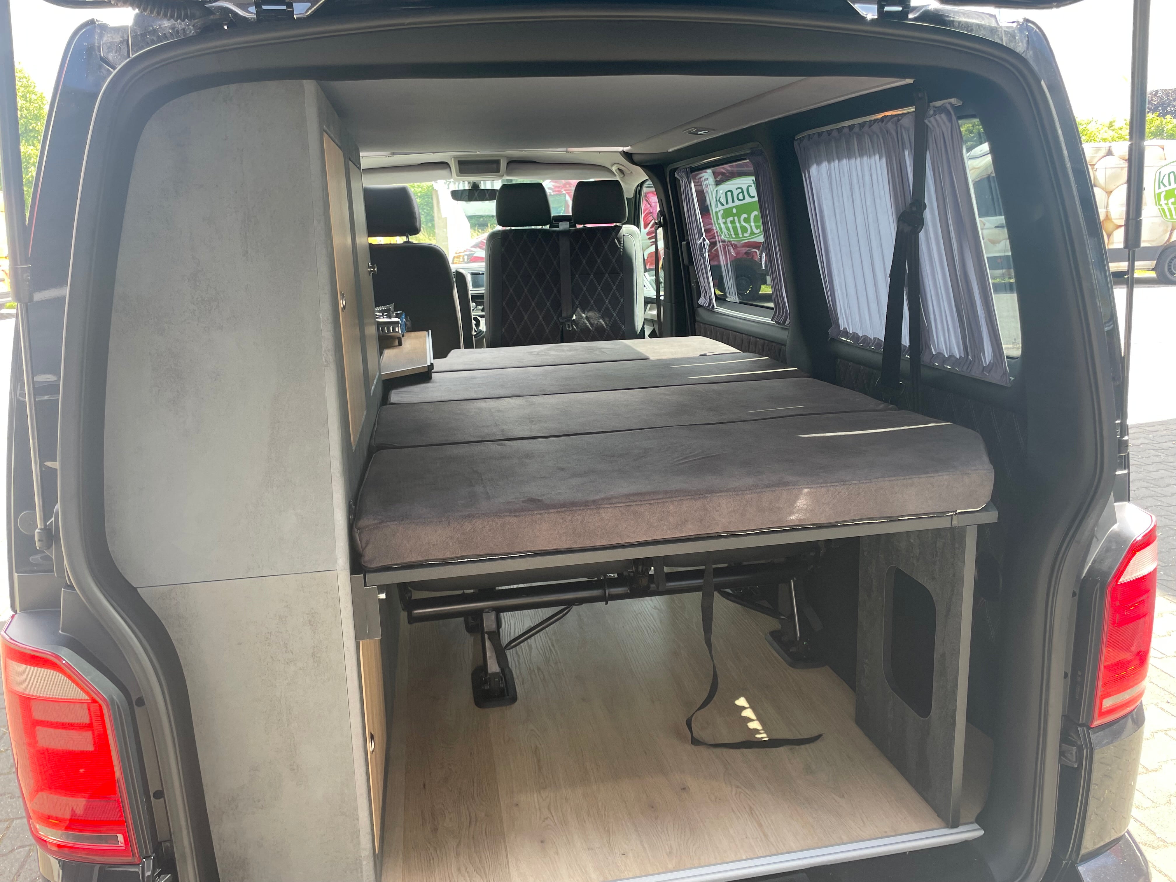 Volkswagen T6 4MOTION (Allrad) Camper 2.0 TDI 150PS unfallfrei | Wohnmobil mit Hubdach Schlafdach, PDC, Navi, Rückfahrkamera | Campervan Umbau 5 Sitzer