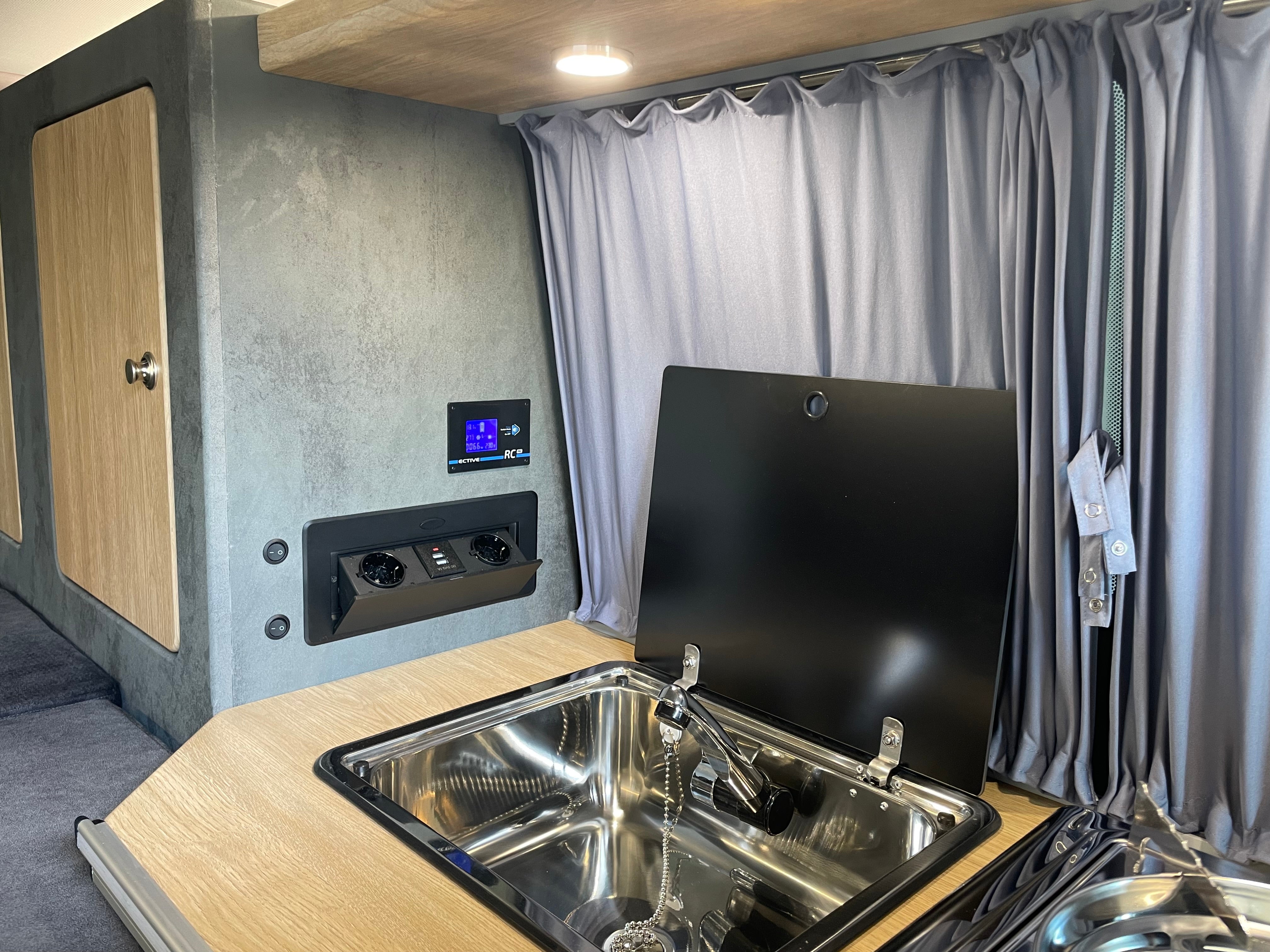 Volkswagen T6 4MOTION (Allrad) Camper 2.0 TDI 150PS unfallfrei | Wohnmobil mit Hubdach Schlafdach, PDC, Navi, Rückfahrkamera | Campervan Umbau 5 Sitzer