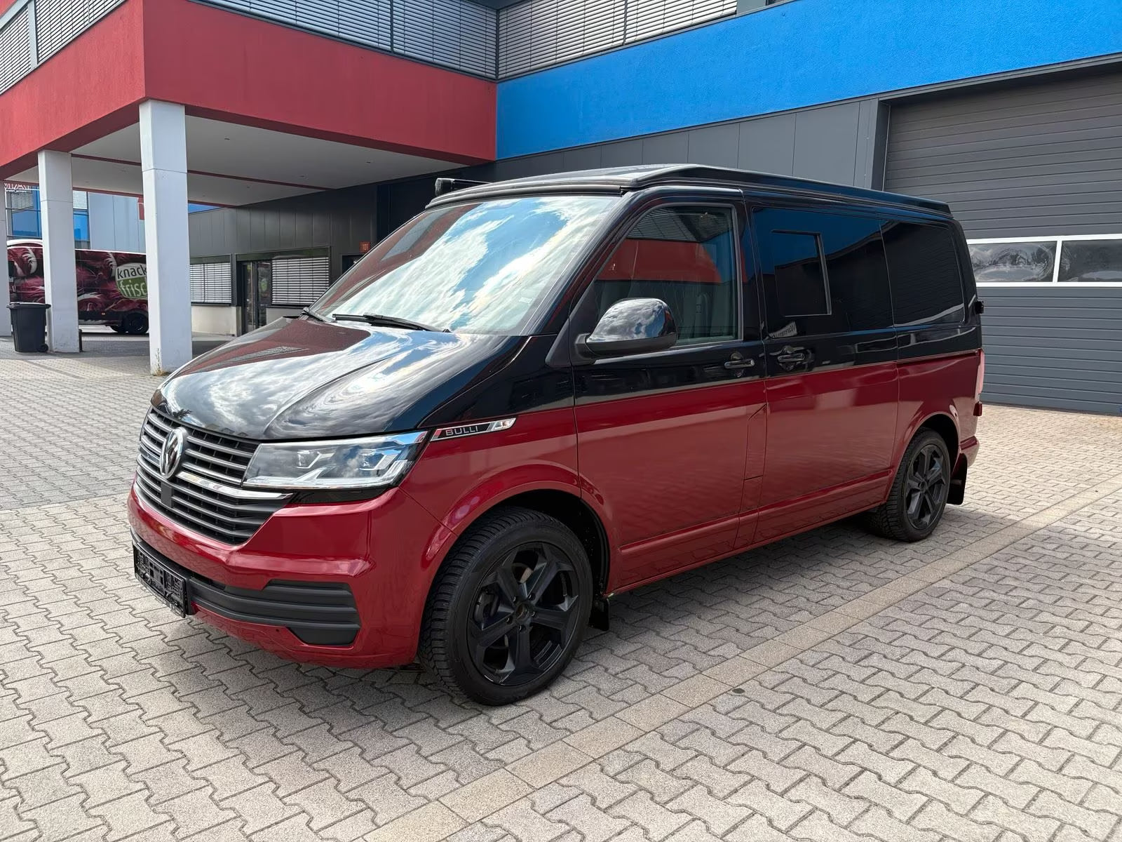 Volkswagen T6.1 Camper 2.0 TDI DSG 150PS unfallfrei | Wohnmobil mit Hubdach Schlafdach, PDC, Navi, Rückfahrkamera | Campervan Umbau 5 Sitzer VW