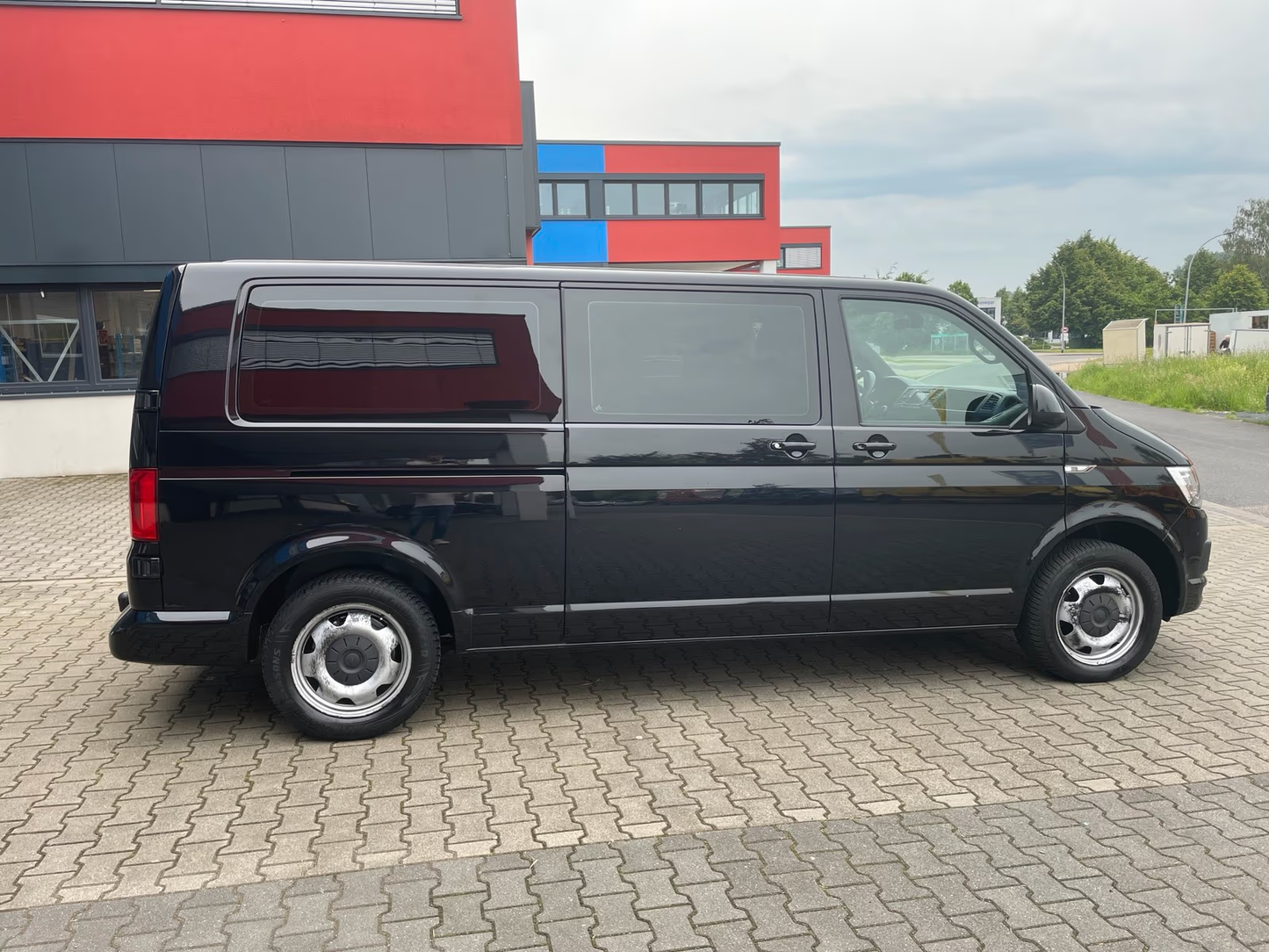Volkswagen T6 Camper Lang DSG 2.0 TDI 204PS unfallfrei | Wohnmobil mit Original VW Standheizung, PDC, Navi, AHK | Campervan Umbau 5 Sitzer