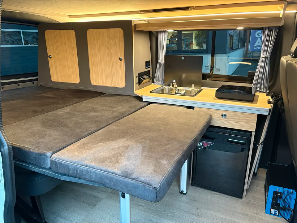 Volkswagen T6 Camper 2.0 TDI 114PS unfallfrei | Wohnmobil mit Hubdach Schlafdach, PDC, Anhängerkupplung, Rückfahrkamera | Campervan Umbau 5 Sitzer VW