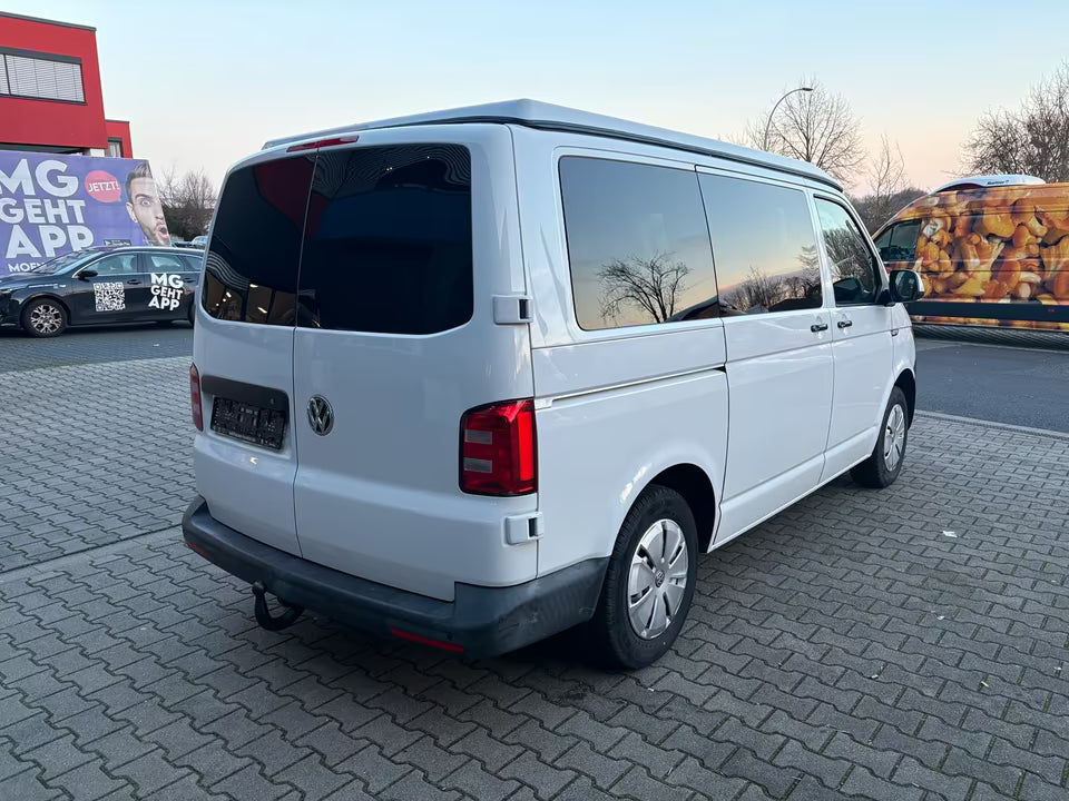 Volkswagen T6 Camper 2.0 TDI 114PS unfallfrei | Wohnmobil mit Hubdach Schlafdach, PDC, Anhängerkupplung, Rückfahrkamera | Campervan Umbau 5 Sitzer VW