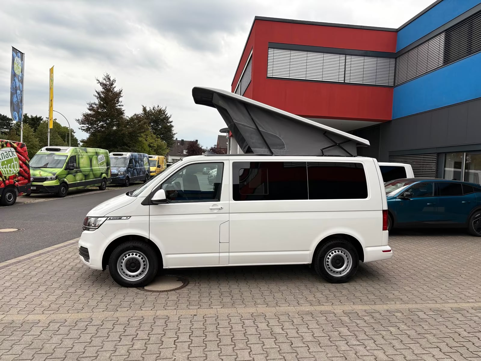 Volkswagen T6.1 Camper 2.0 TDI 150PS unfallfrei | Wohnmobil mit Hubdach Schlafdach, PDC, Rückfahrkamera | Campervan Umbau 5 Sitzer | VW