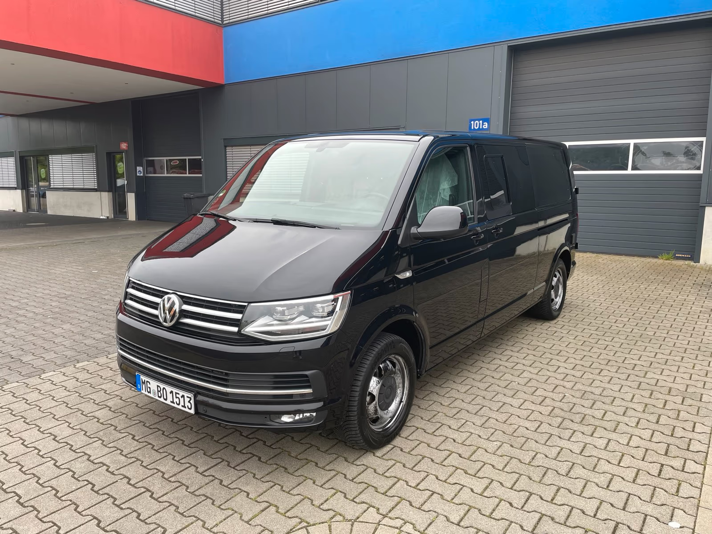 Volkswagen T6 Camper Lang DSG 2.0 TDI 204PS unfallfrei | Wohnmobil mit Original VW Standheizung, PDC, Navi, AHK | Campervan Umbau 5 Sitzer