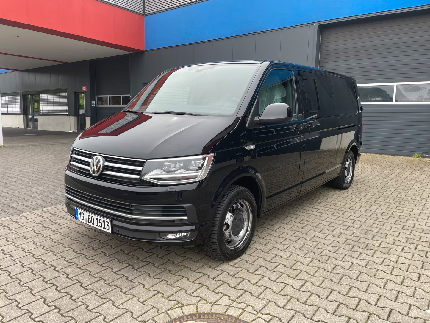 Volkswagen T6 Camper Lang DSG 2.0 TDI 204PS unfallfrei | Wohnmobil mit Original VW Standheizung, PDC, Navi, AHK | Campervan Umbau 5 Sitzer