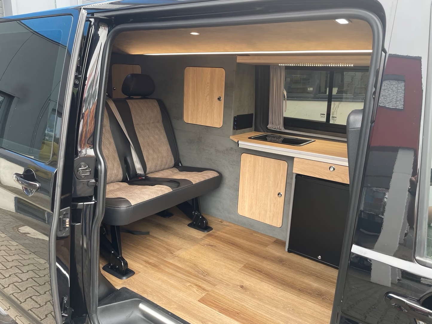 Volkswagen T6 Camper Lang DSG 2.0 TDI 204PS unfallfrei | Wohnmobil mit Original VW Standheizung, PDC, Navi, AHK | Campervan Umbau 5 Sitzer