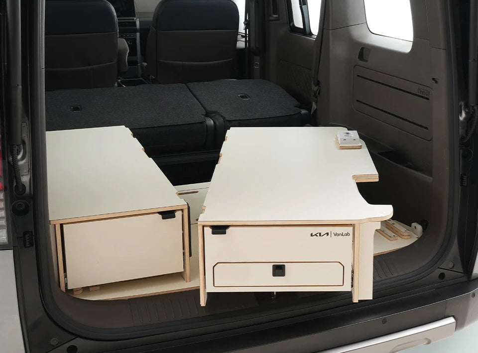 VanLab Camping-Kit für Kia PV5 Passenger: herausnehmbare Campingbox mit Sitzgruppe, Bett & Küchenmodul, Einbau in Mönchengladbach