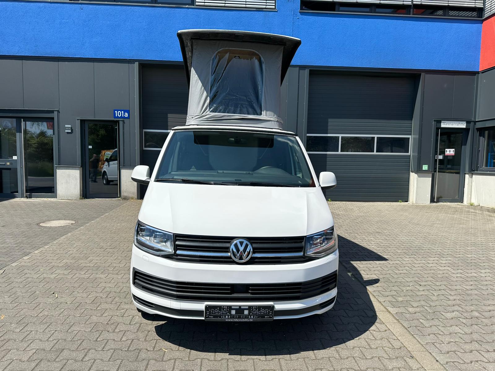 Volkswagen T6 Camper mit Toilette 2.0 TDI DSG Automatik 150PS unfallfrei | Wohnmobil mit Hubdach Schlafdach, PDC, Navi, Rückfahrkamera | Campervan Umbau 5 Sitzer