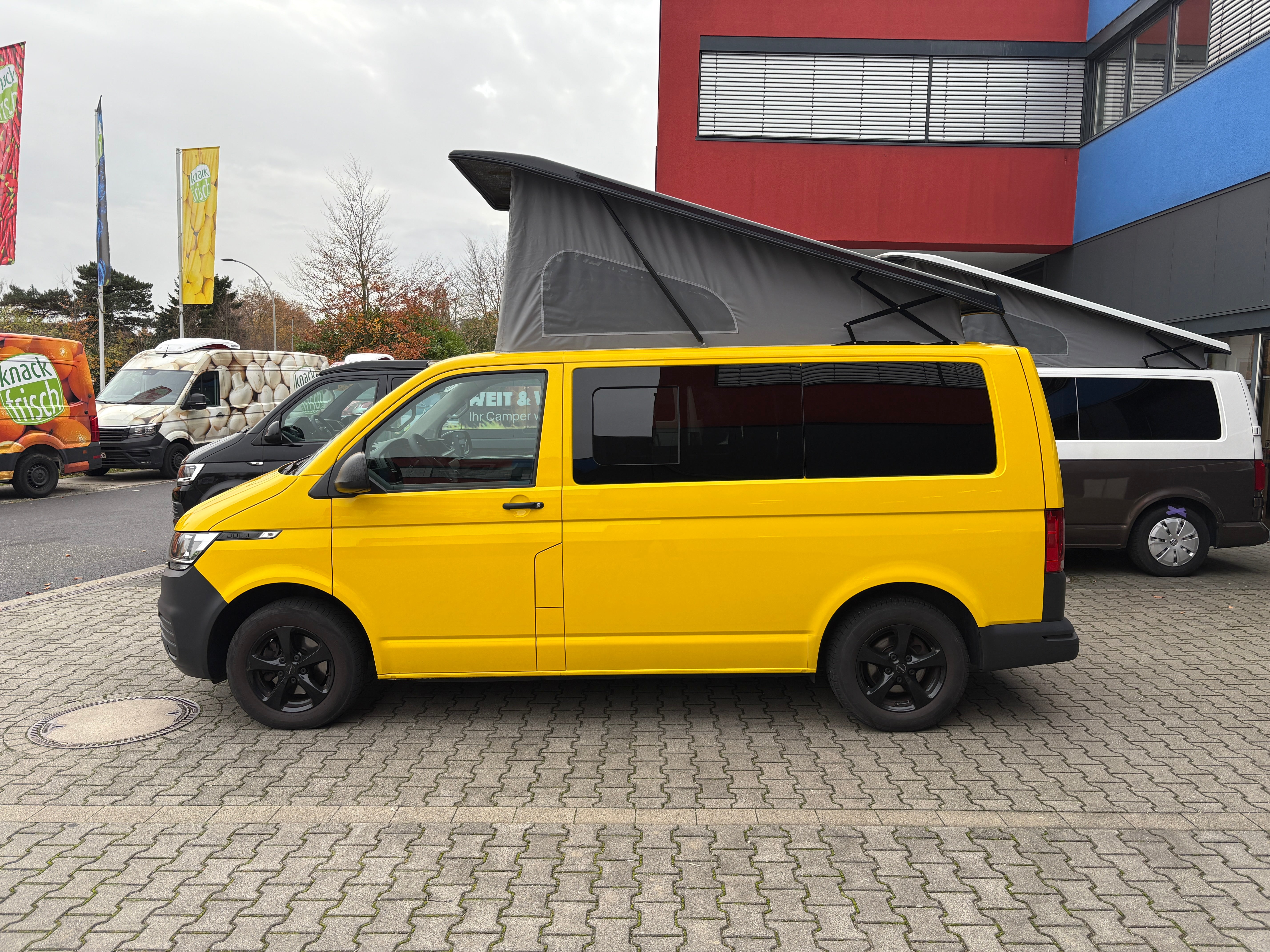 Volkswagen T6.1 Camper 2.0 TDI 110PS unfallfrei | Wohnmobil mit Hubdach Schlafdach, PDC, Anhängerkupplung, Rückfahrkamera | Campervan Umbau 5 Sitzer VW