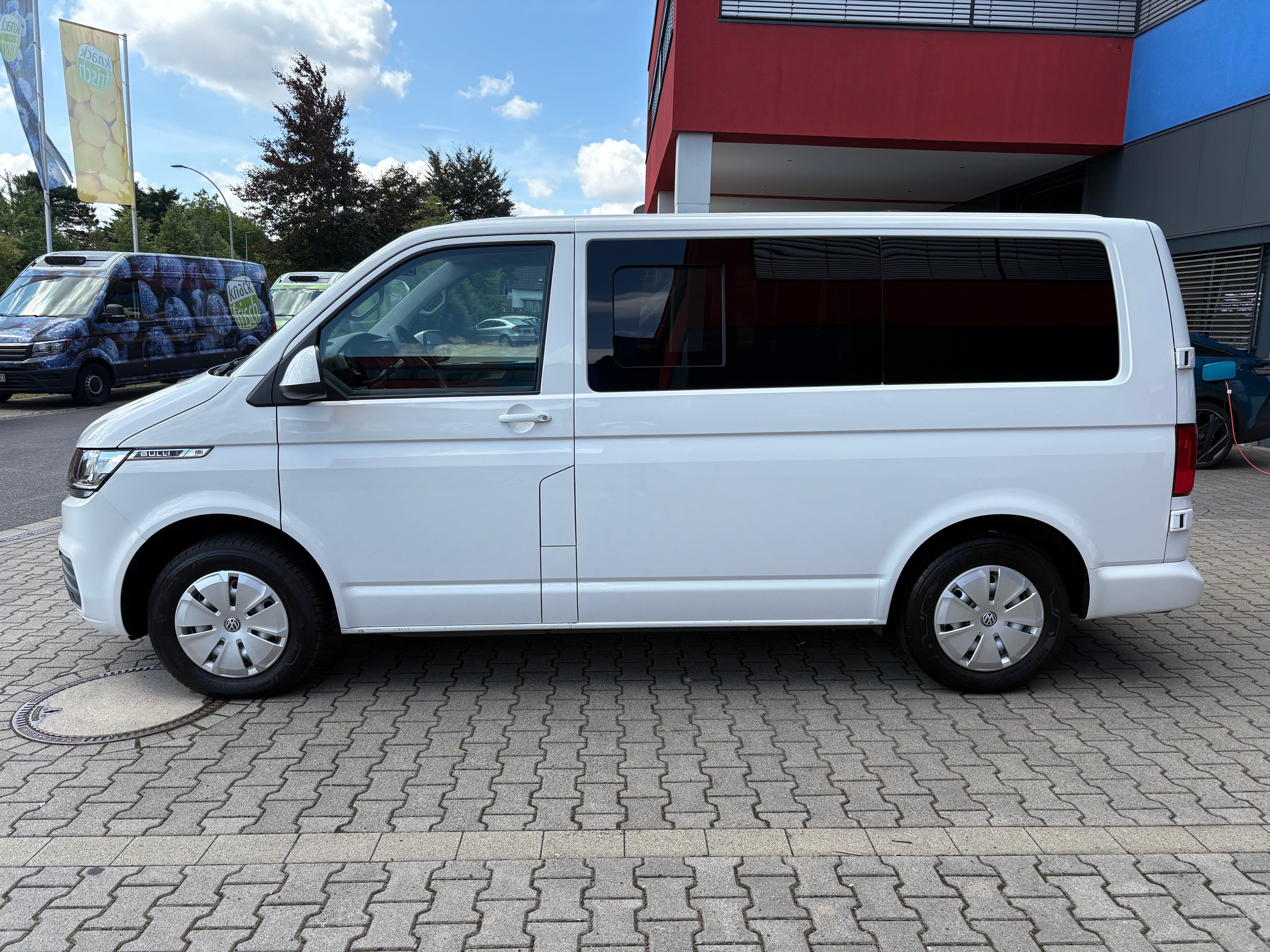 Volkswagen T6.1 Camper 2.0 TDI 110PS Schaltgetriebe unfallfrei | Wohnmobil mit PDC, Rückfahrkamera | Campervan Umbau 5 Sitzer | VW