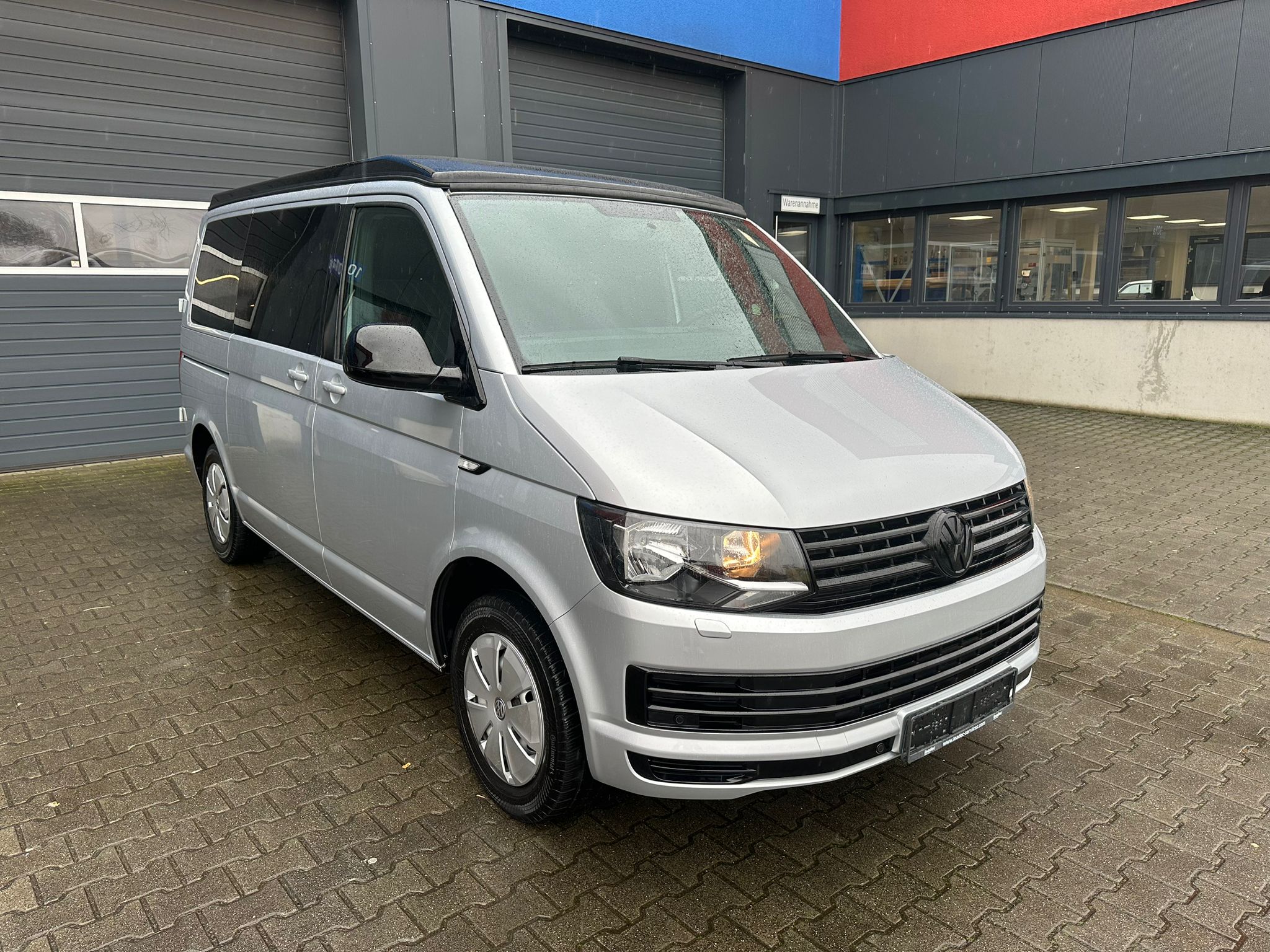 Volkswagen T6 Camper 2.0 TDI 102PS unfallfrei | Wohnmobil mit Hubdach Schlafdach, PDC, Navi, Rückfahrkamera | Campervan Umbau 5 Sitzer
