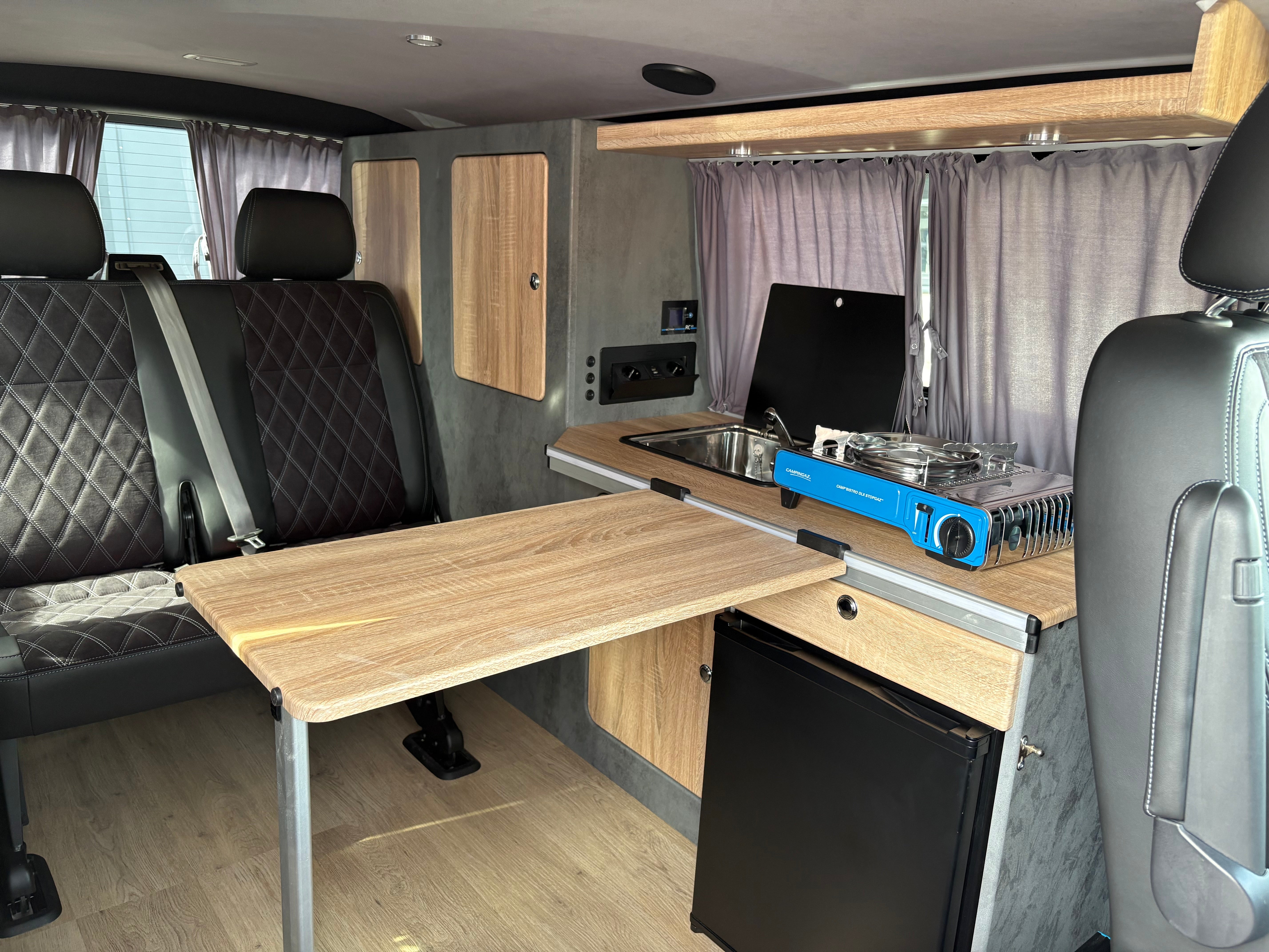 Volkswagen T6.1 Camper nur 59tkm 2.0 TDI 110PS Schaltgetriebe unfallfrei | Wohnmobil mit PDC, Rückfahrkamera | Campervan Umbau 5 Sitzer | VW