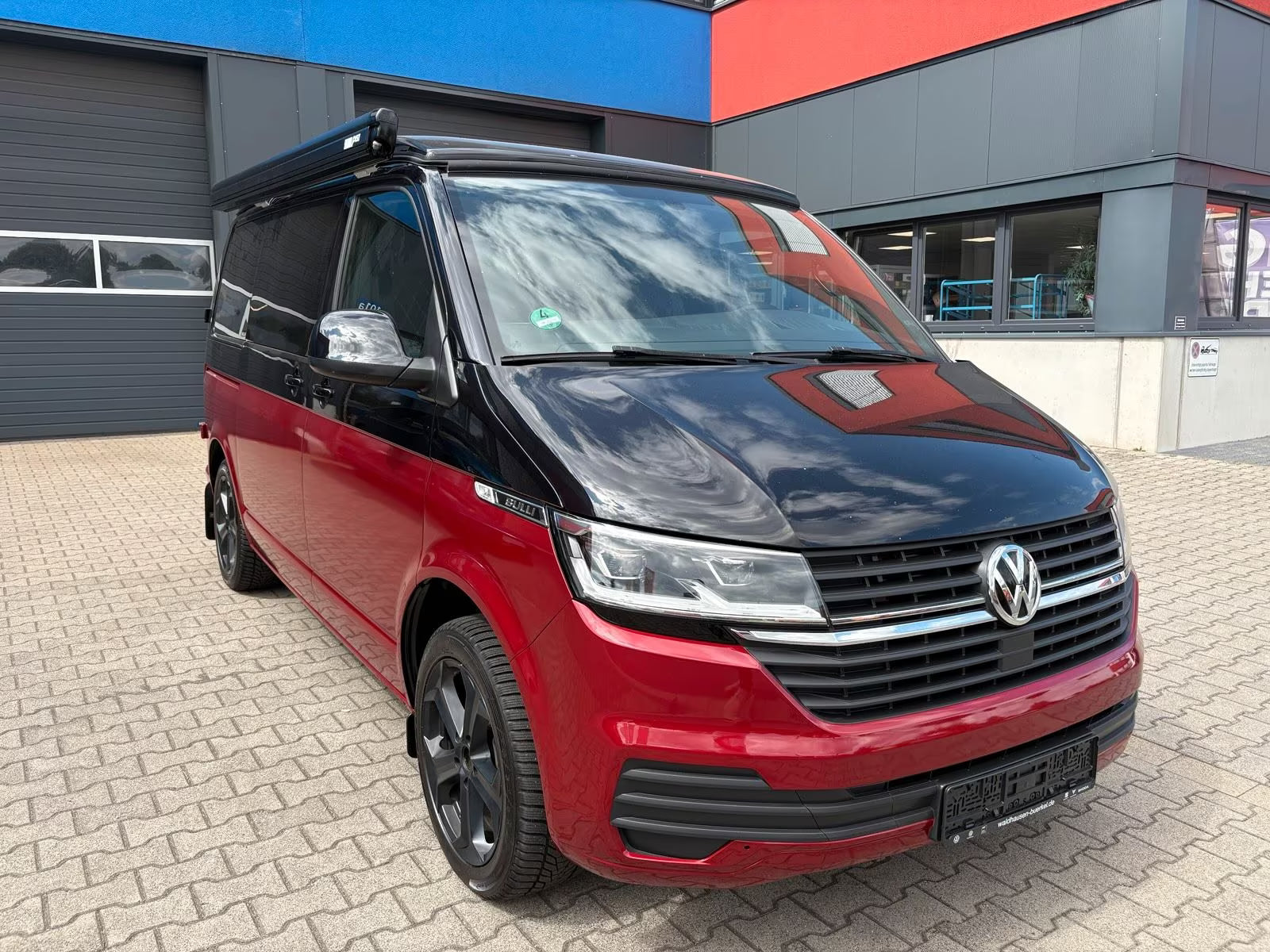Volkswagen T6.1 Camper 2.0 TDI DSG 150PS unfallfrei | Wohnmobil mit Hubdach Schlafdach, PDC, Navi, Rückfahrkamera | Campervan Umbau 5 Sitzer VW