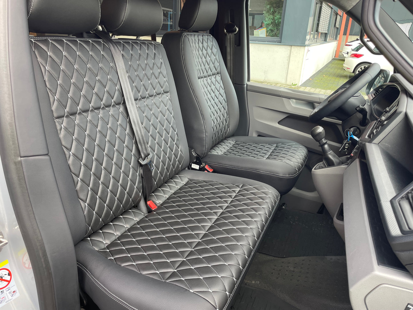 Volkswagen T6.1 Camper 2.0 TDI 110PS unfallfrei | nur 55.000km | Wohnmobil mit Navi, PDC, Rückfahrkamera | Campervan Umbau 5 Sitzer Leder