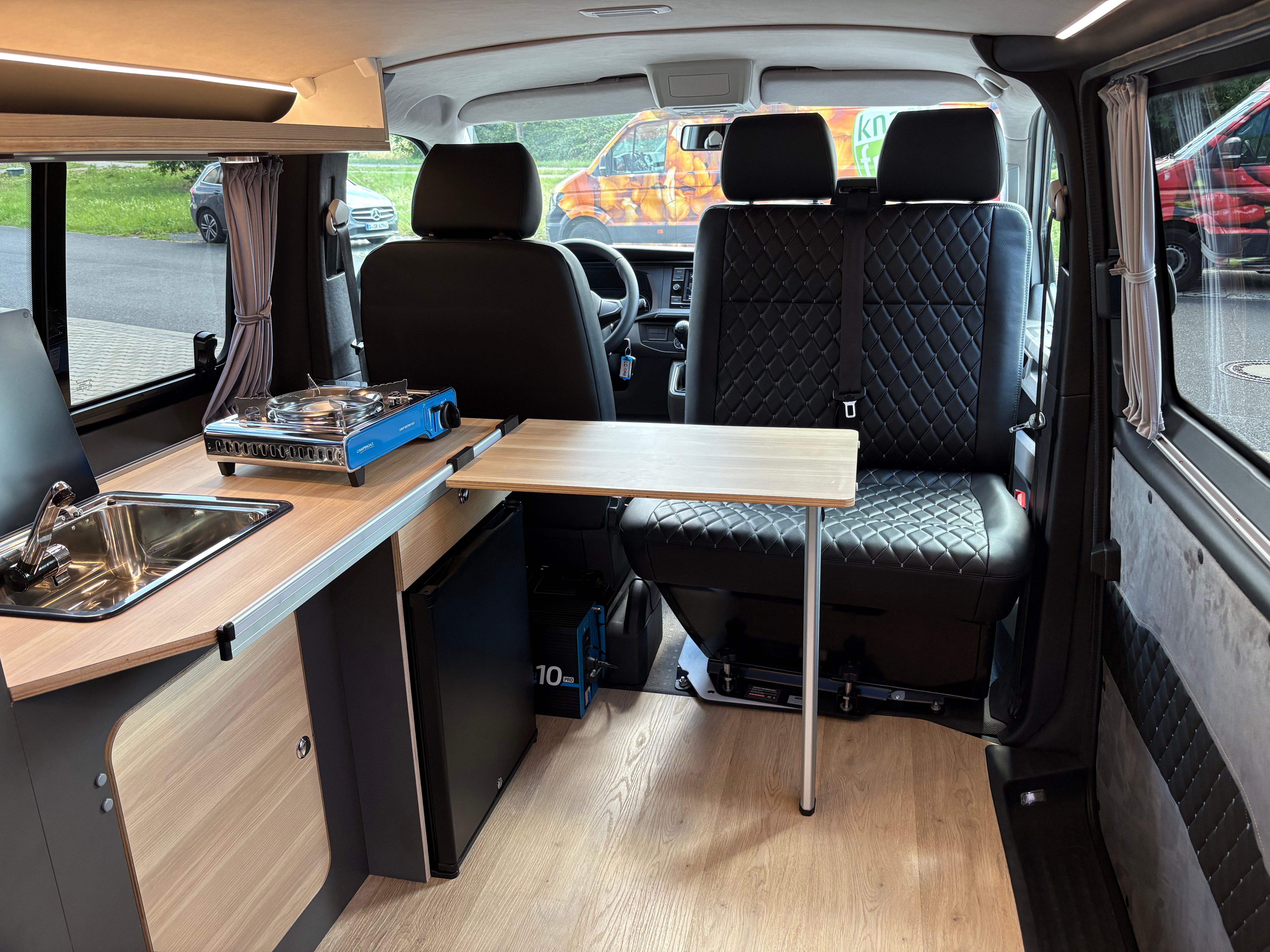 Volkswagen T6.1 Camper 2.0 TDI 110PS Schaltgetriebe unfallfrei | Wohnmobil mit PDC, Rückfahrkamera | Campervan Umbau 5 Sitzer | VW