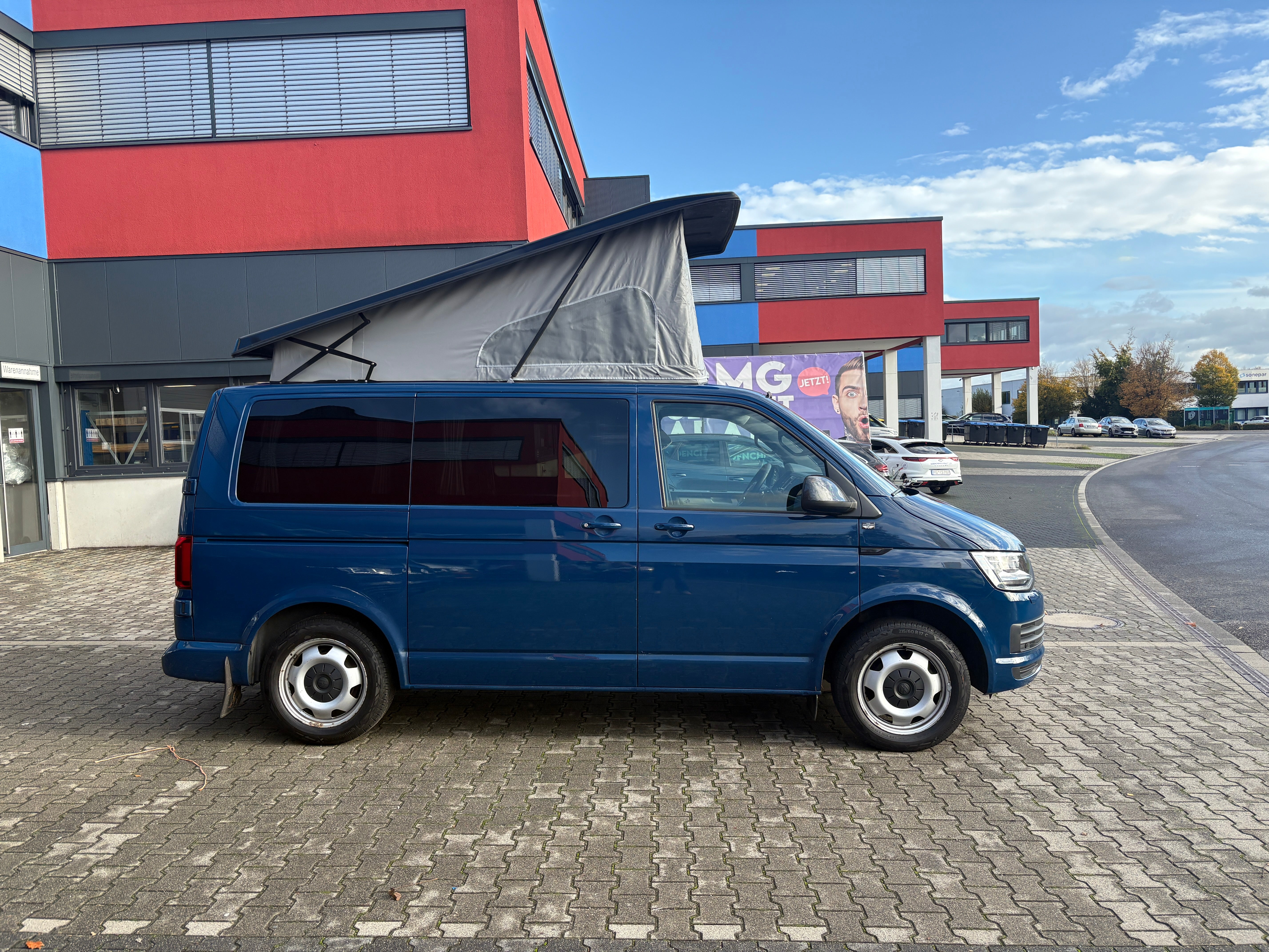 Volkswagen T6 Camper 2.0 TDI DSG Automatik 150PS unfallfrei | Wohnmobil mit Hubdach Schlafdach Standheizung, Rückfahrkamera mit PDC | Campervan Umbau 5 Sitzer | VW Bulli